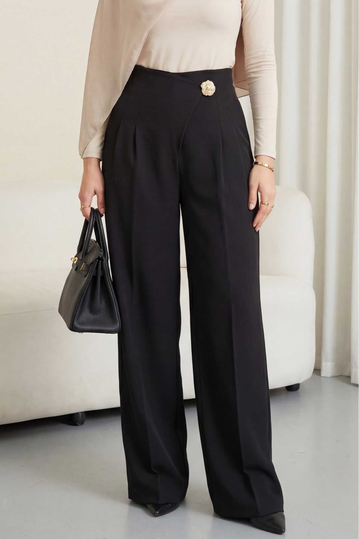 Yandan Fermuarlı Broşlu Katlama Detaylı Bol Paça Krep Pantolon  -Siyah