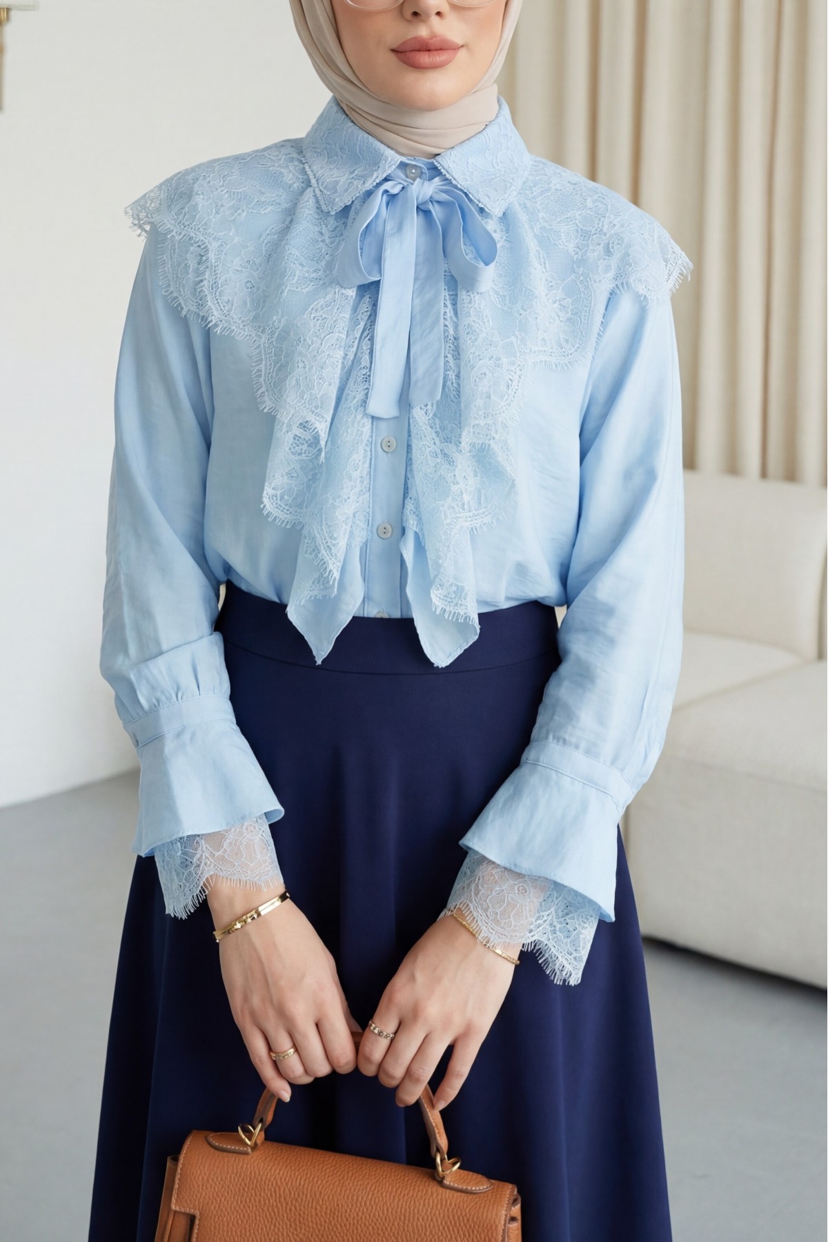 Yakası Bağcıklı Fırfırlı Dantel Detaylı Arkası Uzun Cupra Gömlek  -Bebe Mavi