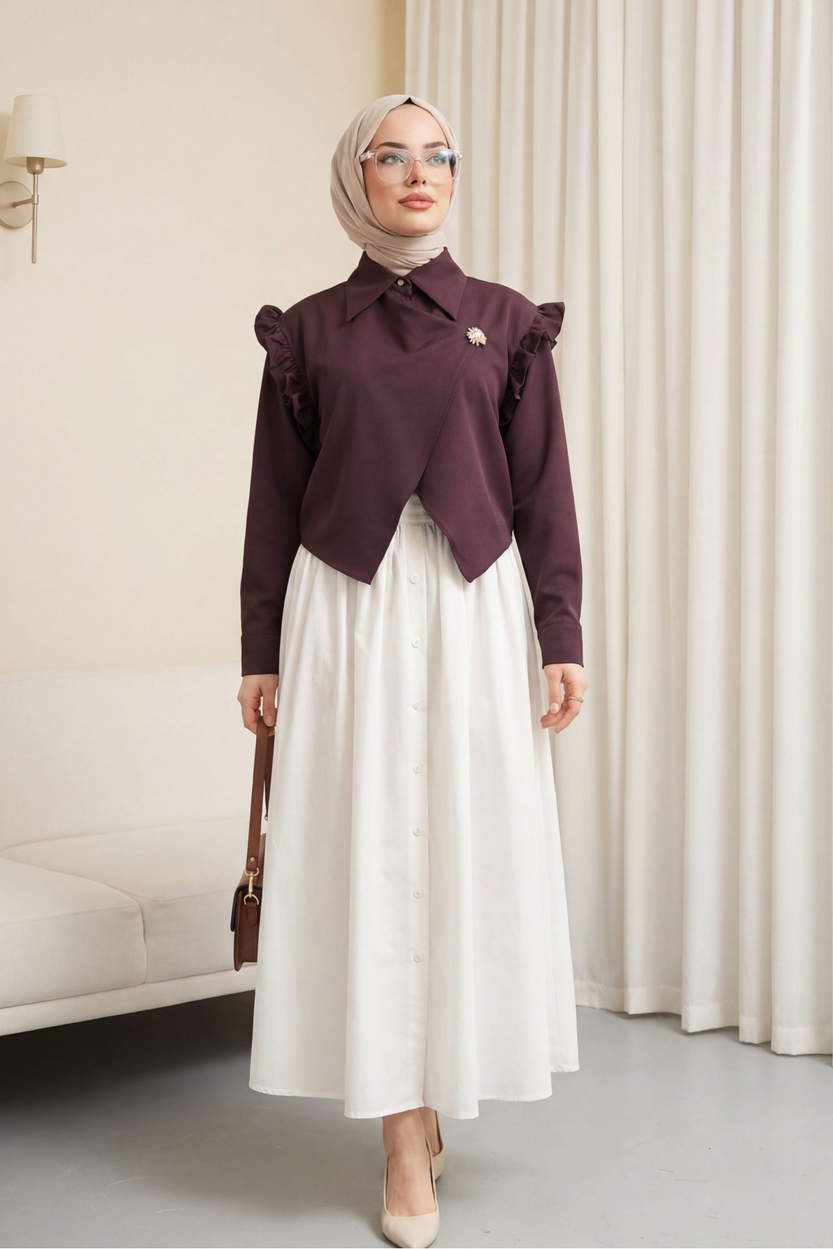 Omuzu Fırfırlı Önü Çapraz Çift Katlı Broş Detaylı Krep Bluz -Mürdüm