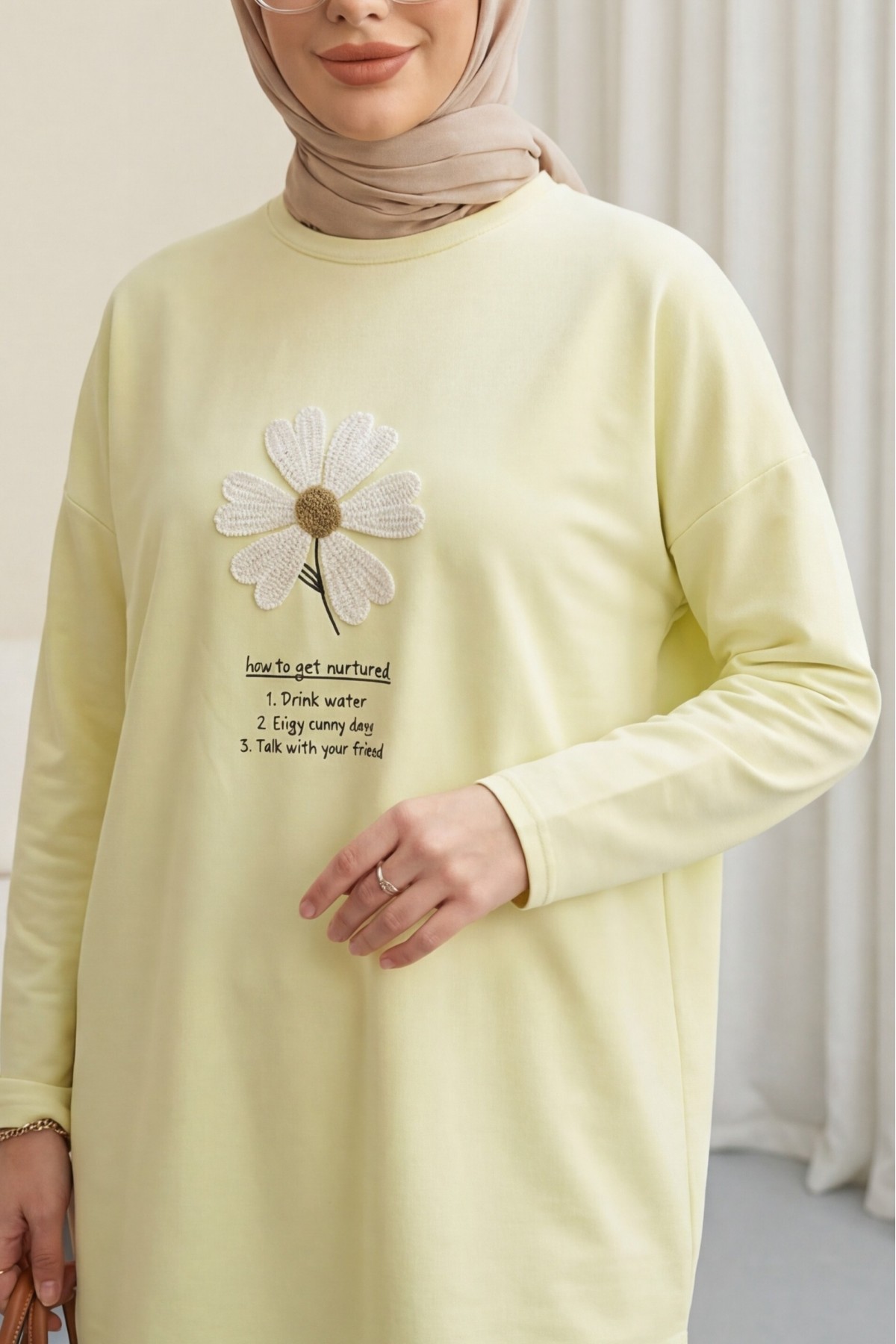 Önü Çiçek Nakışlı Bisiklet Yaka Penye Tunik -Açık Sarı