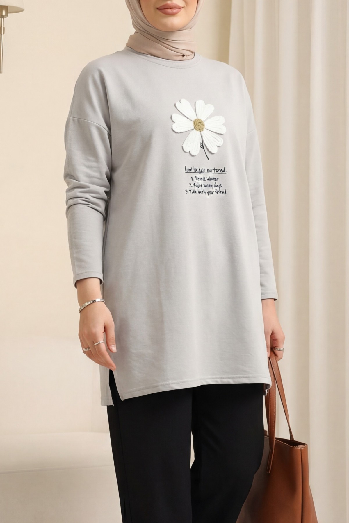 Önü Çiçek Nakışlı Bisiklet Yaka Penye Tunik -Gri