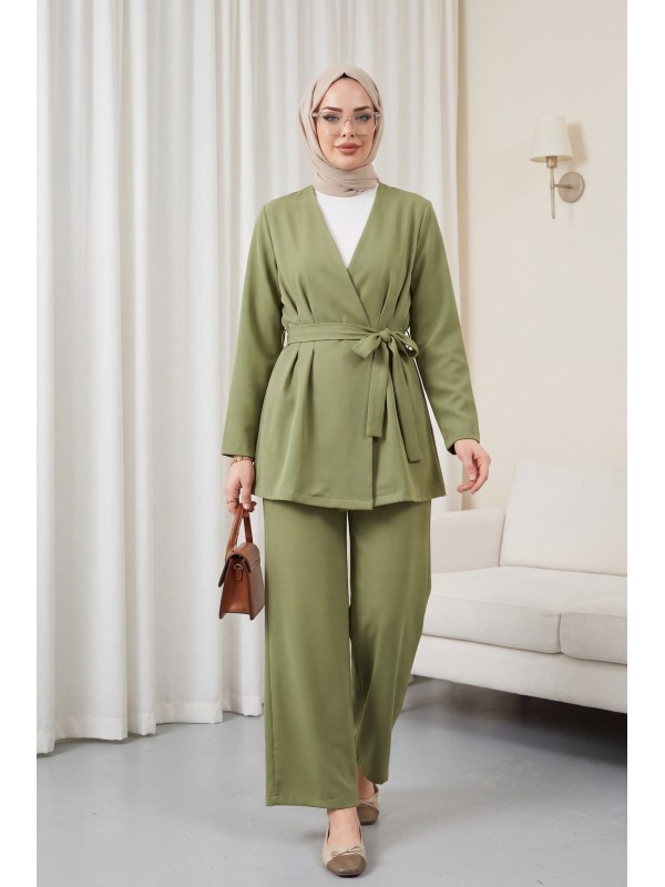 Pens Detaylı Önü Çapraz Bağlamalı Pantolonlu İthal Krep Takım -Çağla Y.