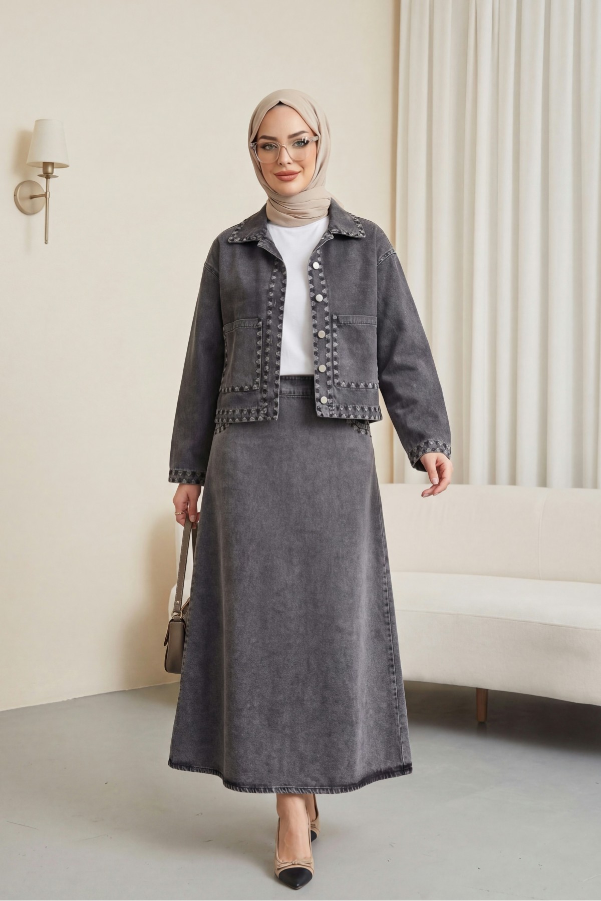 Nakış Detaylı Çift Cepli Önü Düğmeli Etekli Kot Takım -Füme