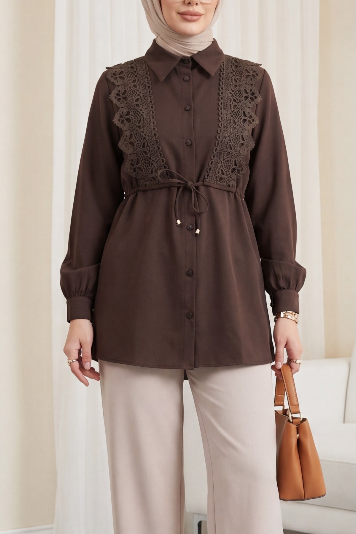 Önü Dantelli Bağlama Detaylı Düğmeli Poplin Gömlek -Kahve