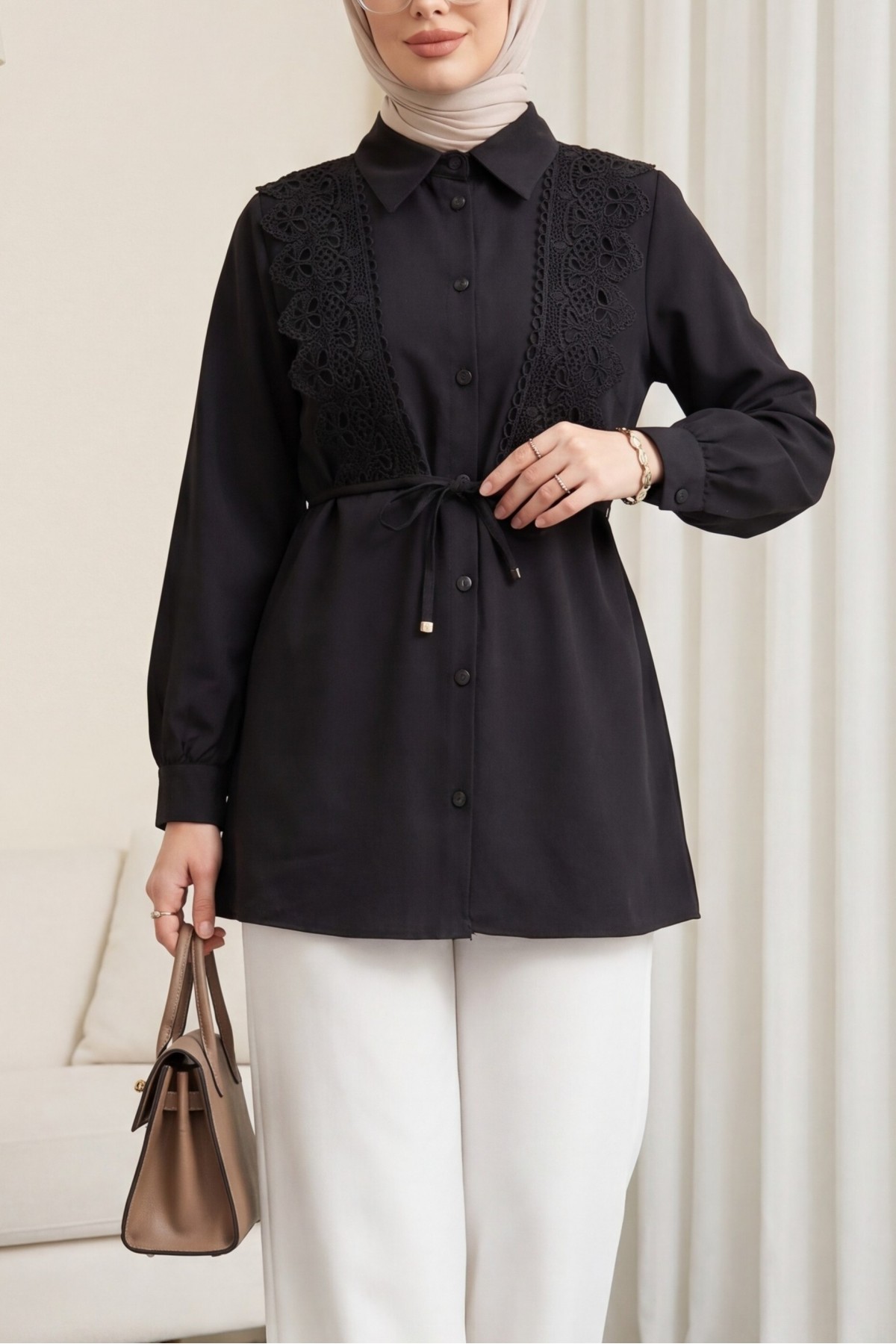 Önü Dantelli Bağlama Detaylı Düğmeli Poplin Gömlek -Siyah