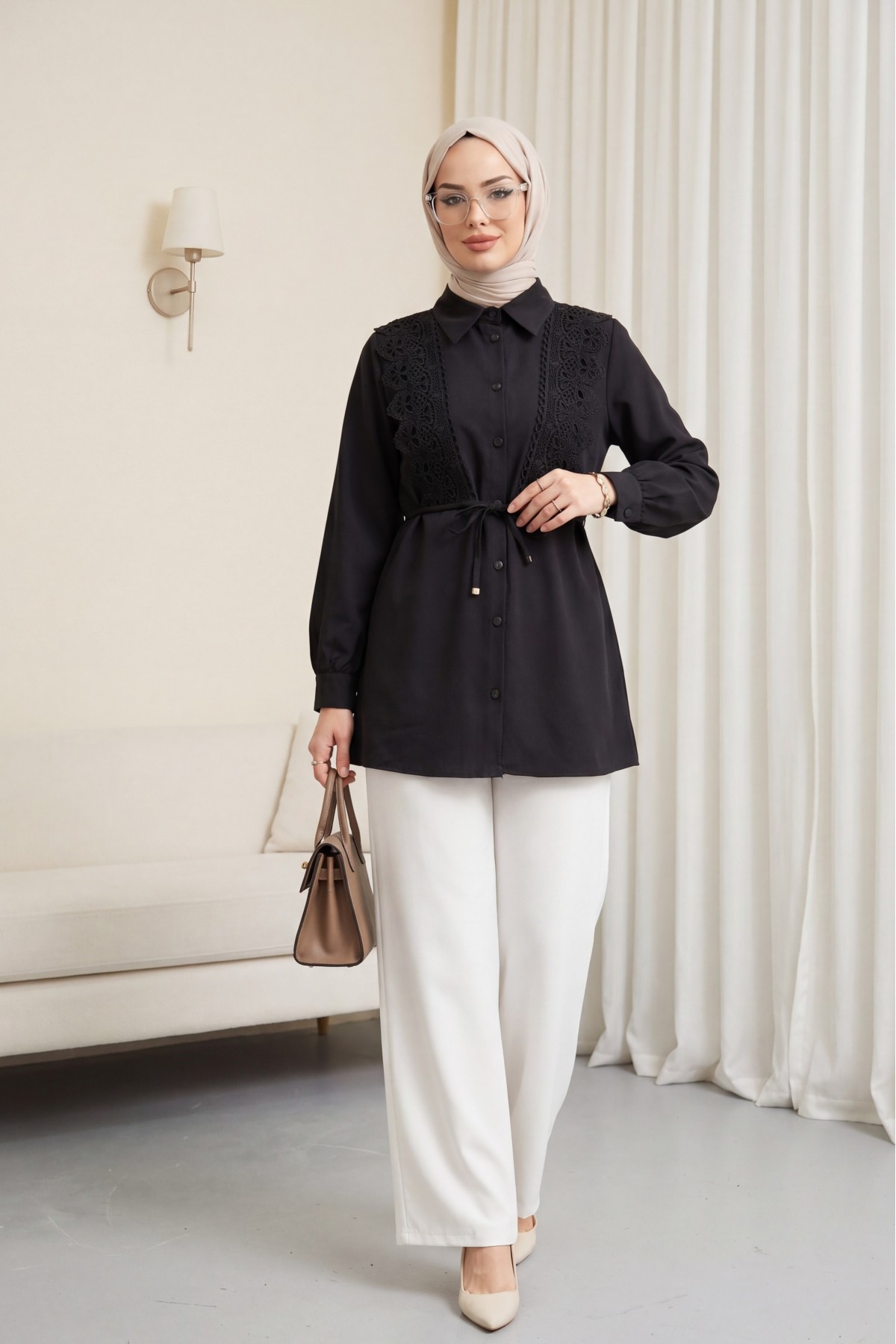 Önü Dantelli Bağlama Detaylı Düğmeli Poplin Gömlek -Siyah