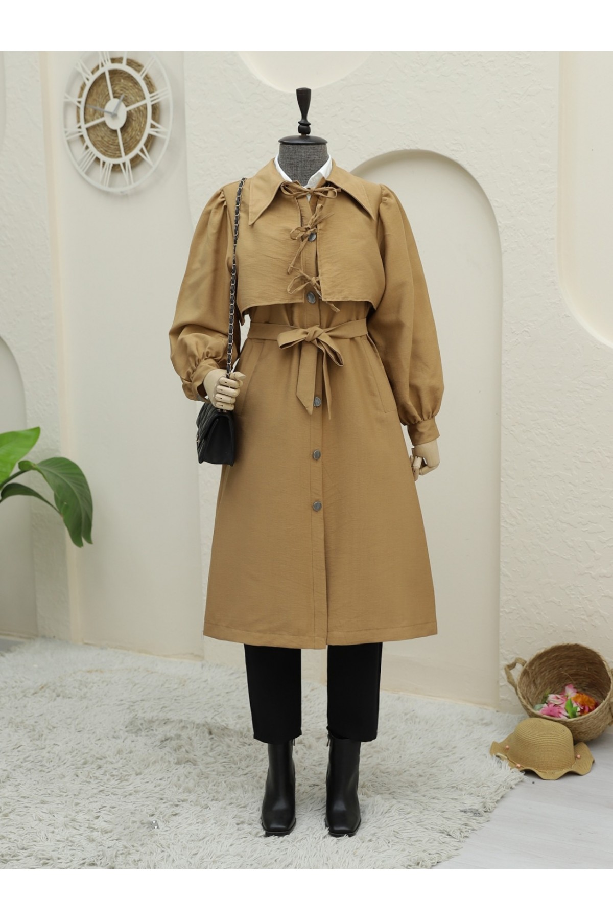 Önü Bağlama Detaylı Düğmeli Cepli Trençkot -Taba