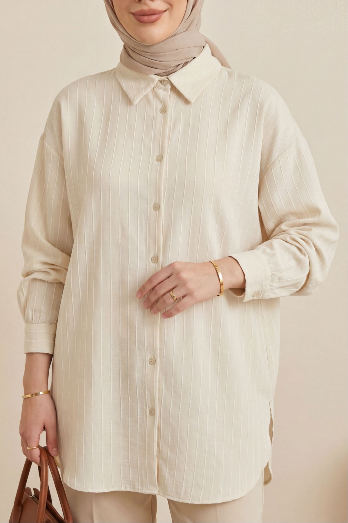 Çizgili Yırtmaçlı Salaş Linda Gömlek -Bej