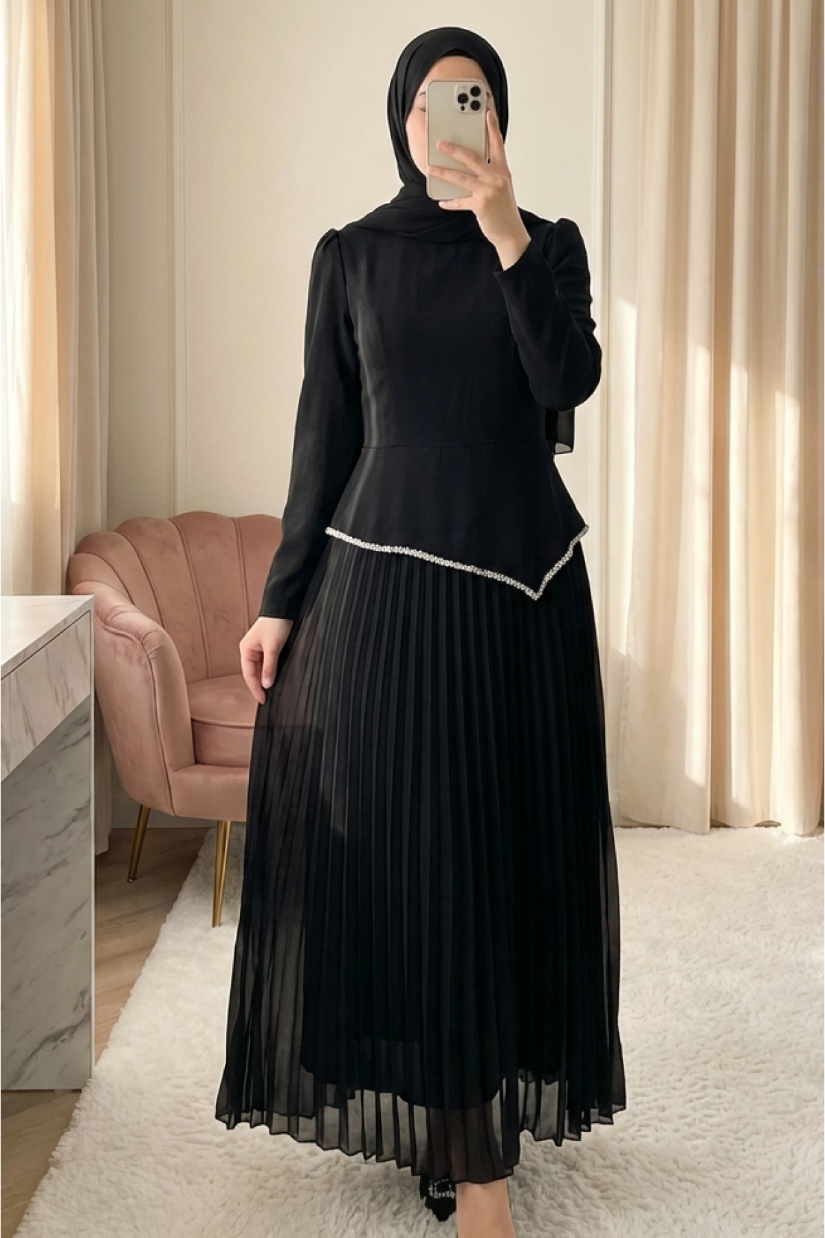 Beli Asimetrik Kesim Taşlı Eteği Pliseli Krep Elbise -Siyah