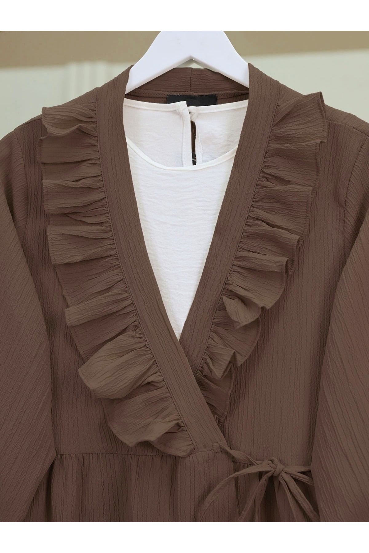 Önü Fırfırlı Bağlamalı Krinkıl Kimono -Kahve