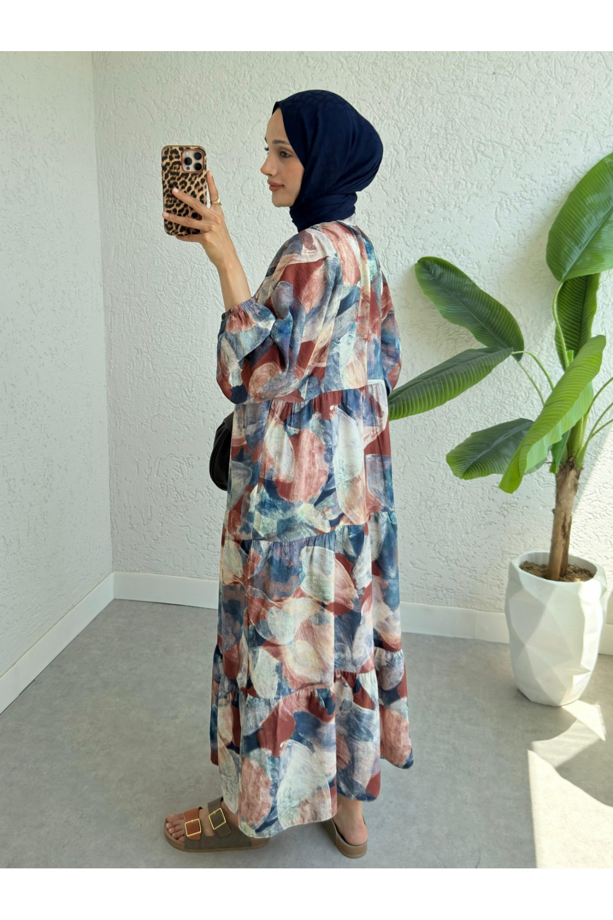 Yarım Düğmeli Kolu Lastikli Batik Desenli Elbise -Kiremit