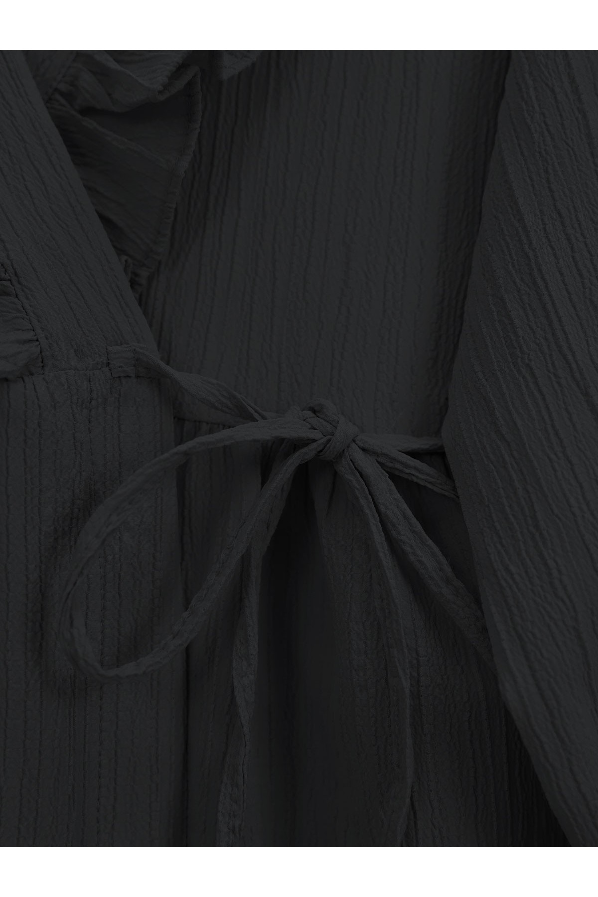 Önü Fırfırlı Bağlamalı Krinkıl Kimono -Siyah
