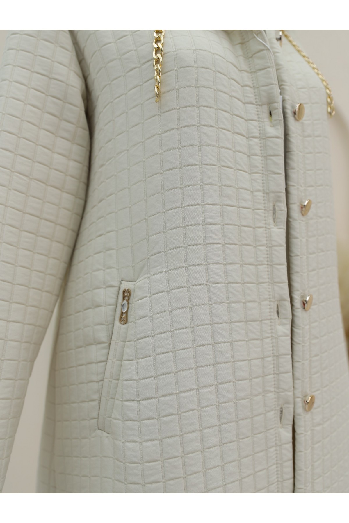 Yakası Zincir Detaylı Uzun Kapitone Kaban -Taş