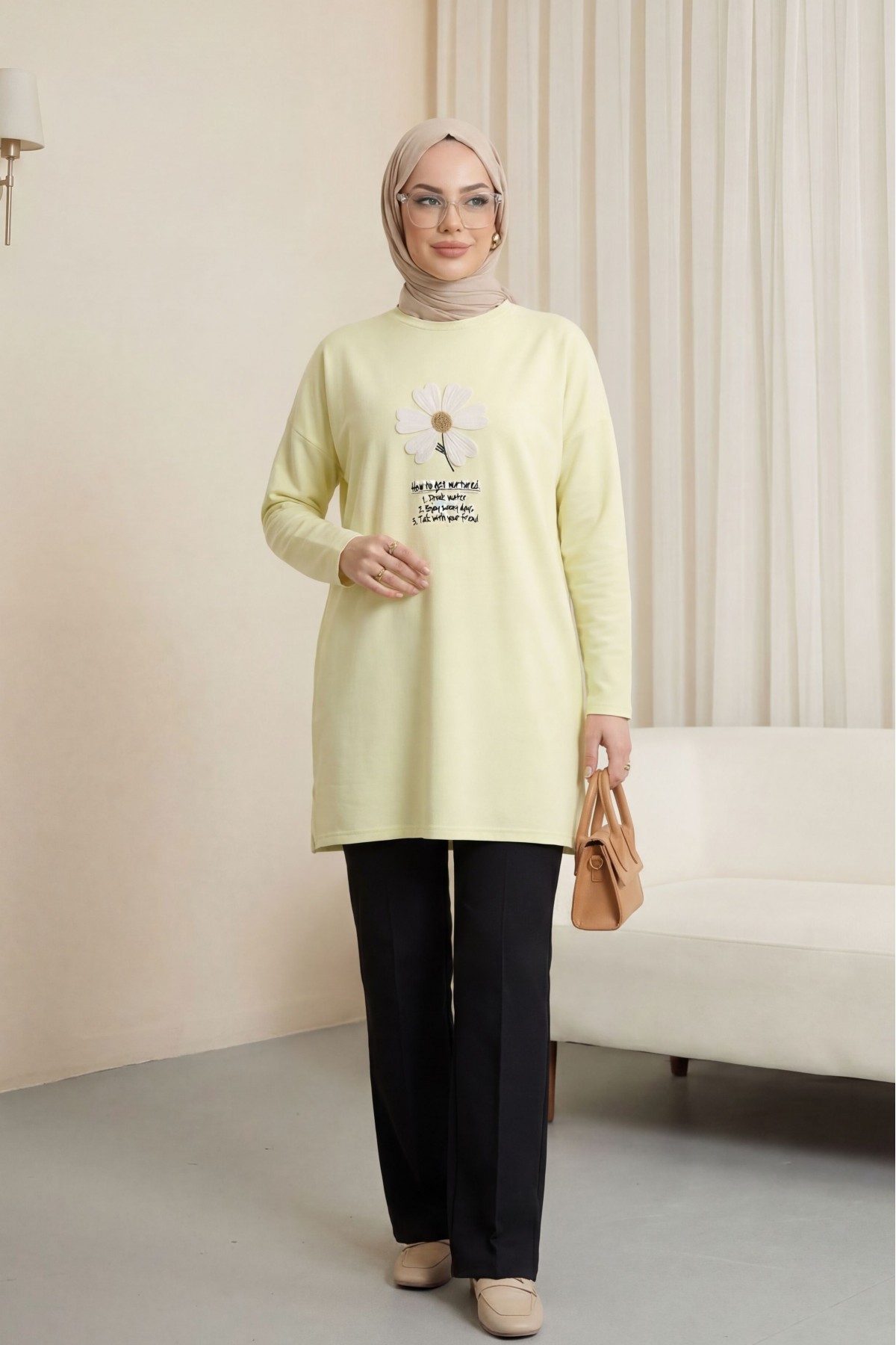 Önü Çiçek Nakışlı Bisiklet Yaka Penye Tunik -Açık Sarı