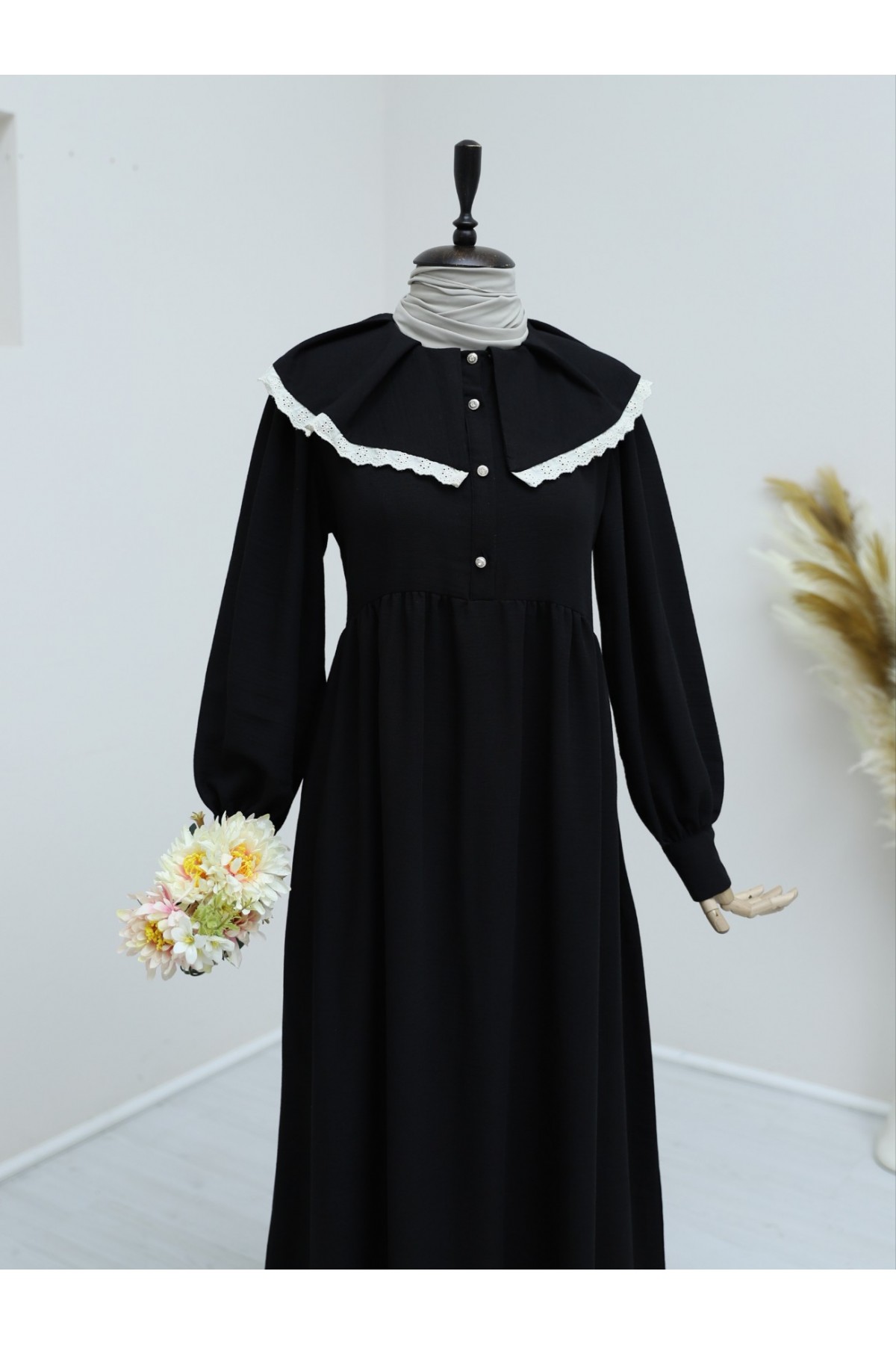 Önlük Yaka Büzgülü Yarım Düğme Keten Elbise  -Siyah