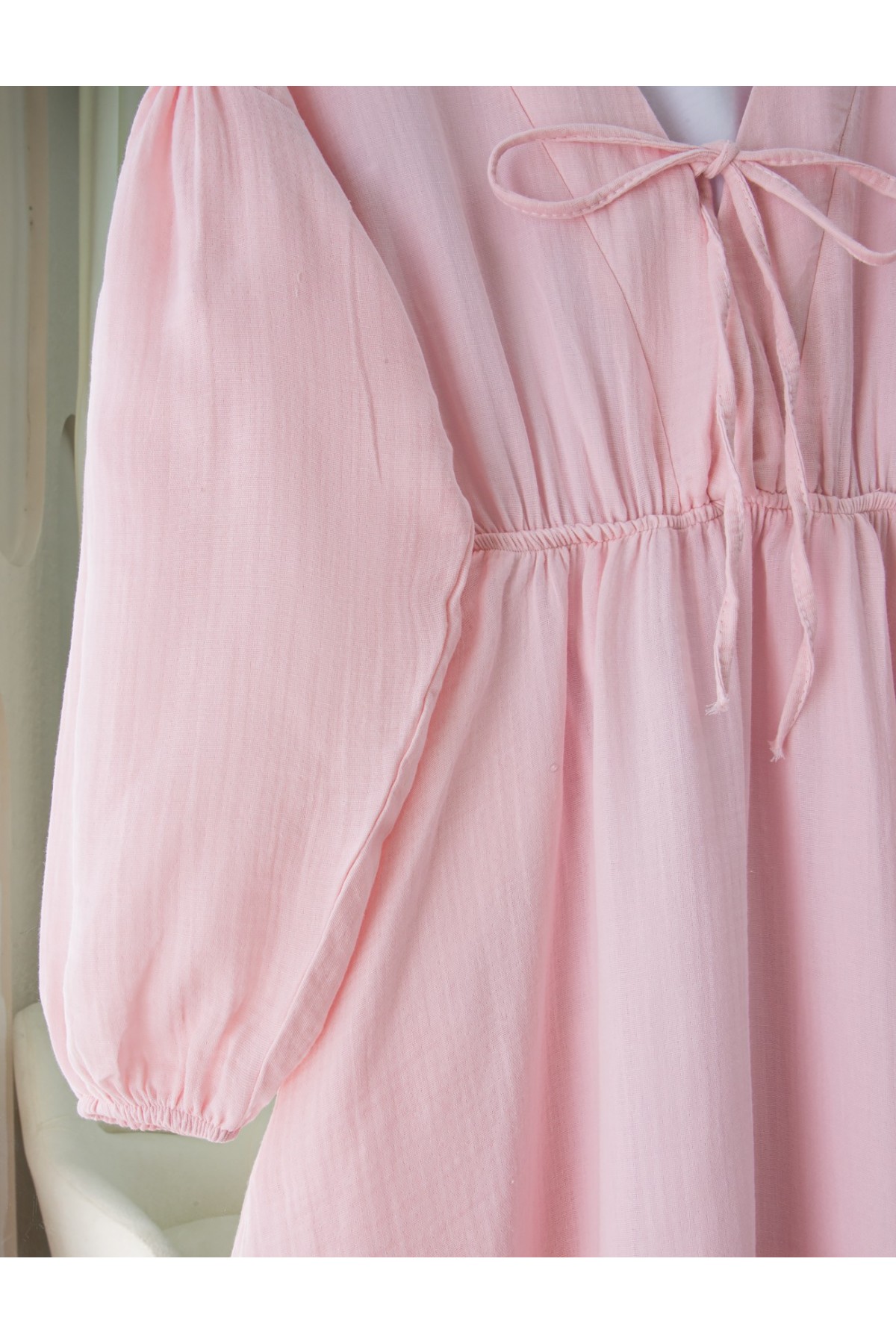 Yakası Bağlamalı Kolu Ve Beli Lastikli Müslin Elbise -Pudra