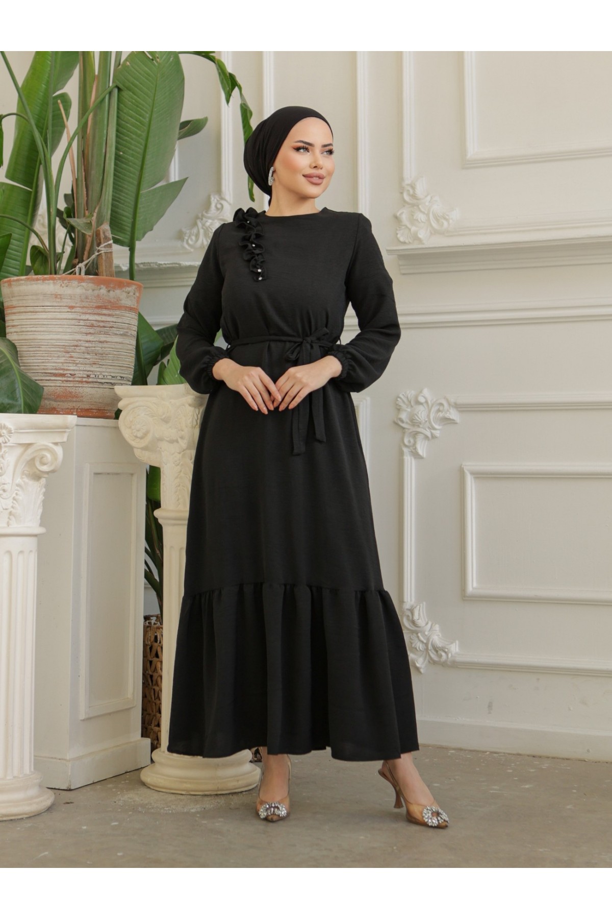 Fırfır Taş Detaylı Parça Eteklii Kemerli Ayrobin Elbise -Siyah