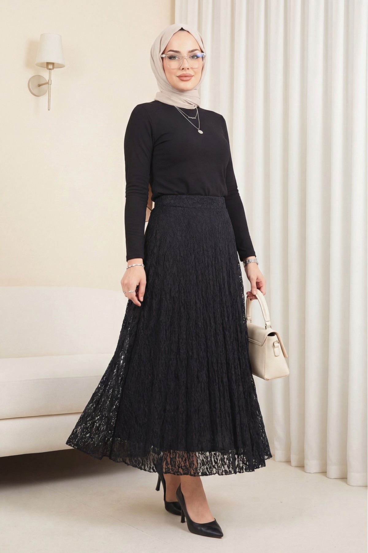 Desenli Astarlı Güpür Dantel Etek -Siyah