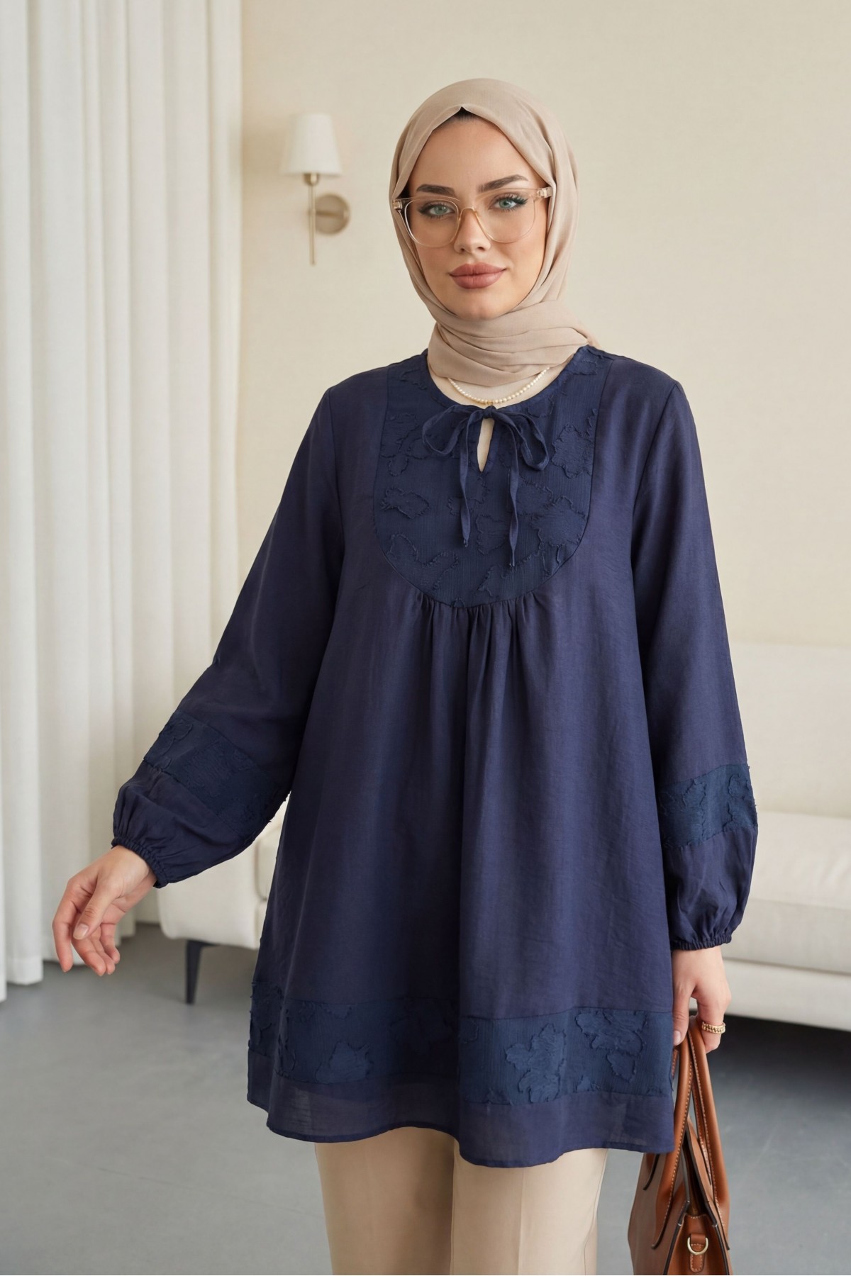 Yakası Bağlamalı Kolu Lastikli Garnili Modal Tunik  -Laci