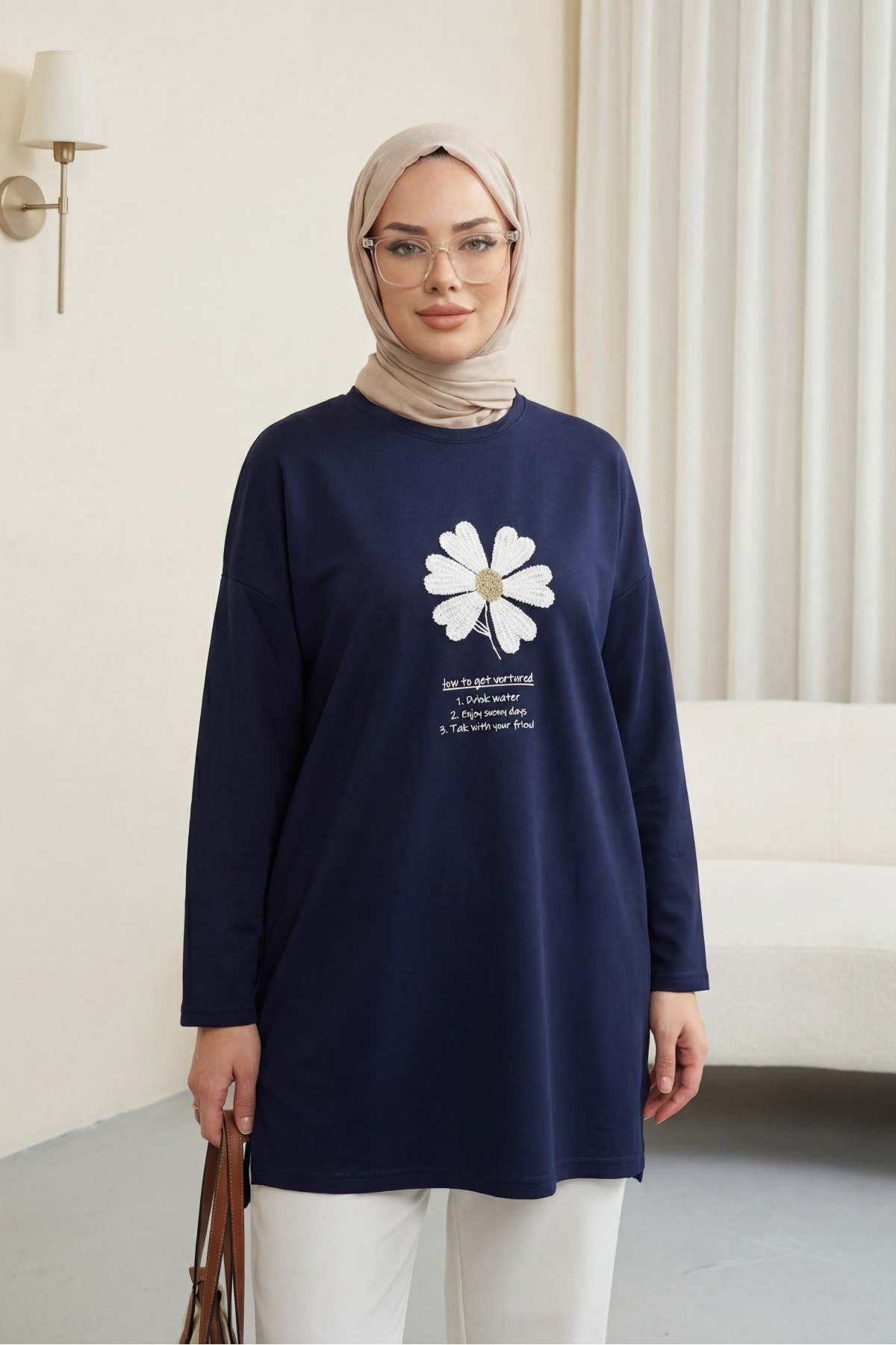 Önü Çiçek Nakışlı Bisiklet Yaka Penye Tunik -Laci