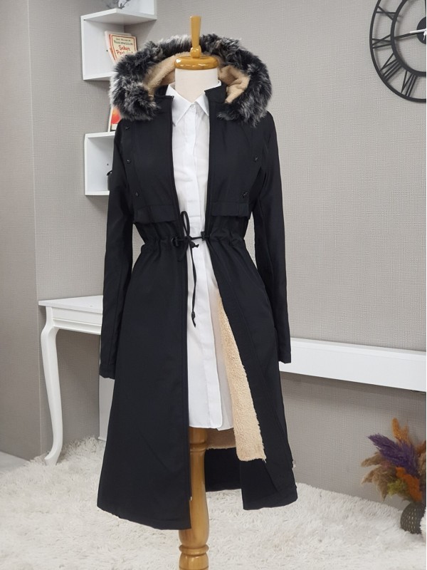 Metal Yıldız Detaylı Kapşonlu Uzun Kaban -Siyah