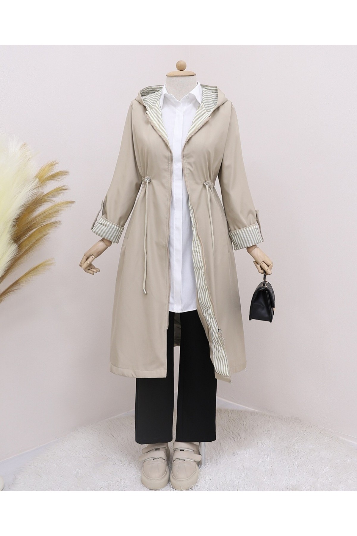 Belden Sıkmalı Kapitone Astarlı Kapşonlu Trençkot -Taş