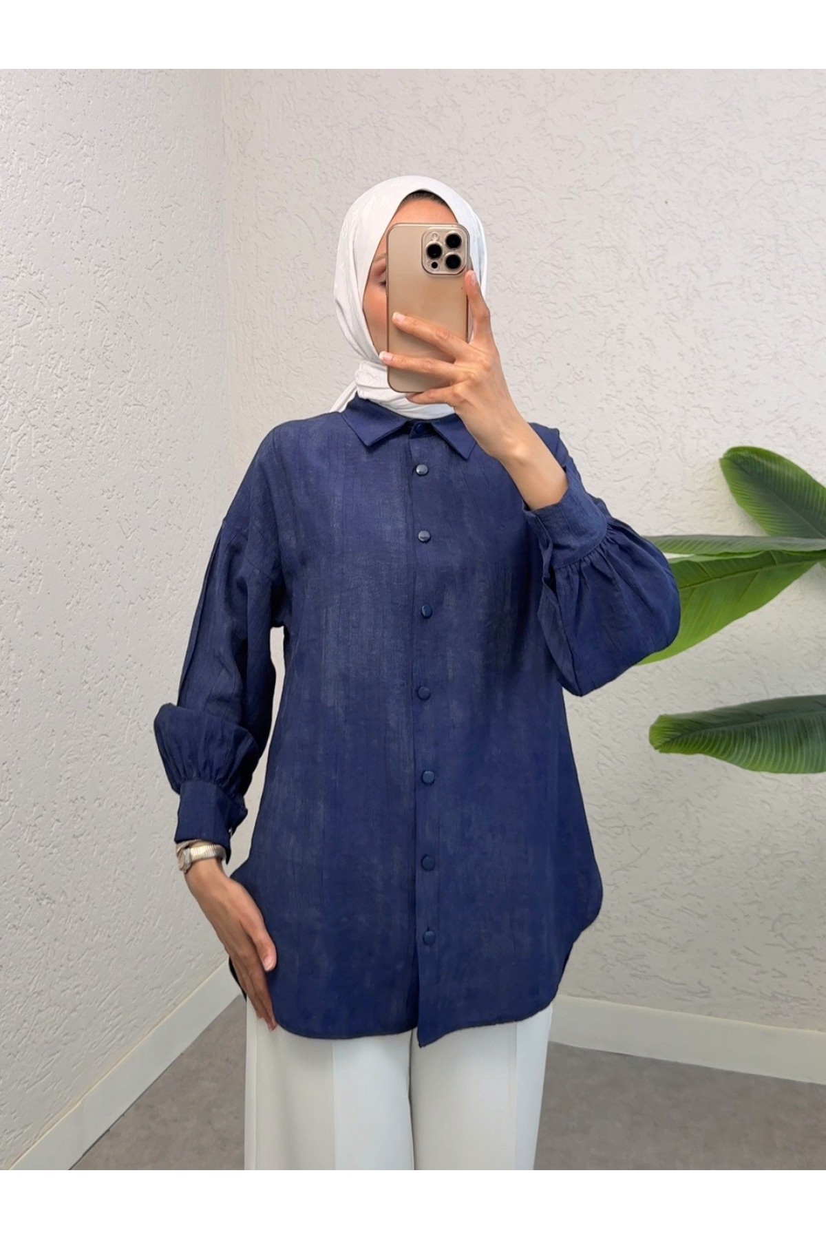 Yırtmaçlı Eteği Oval Kesim Gömlek -Laci