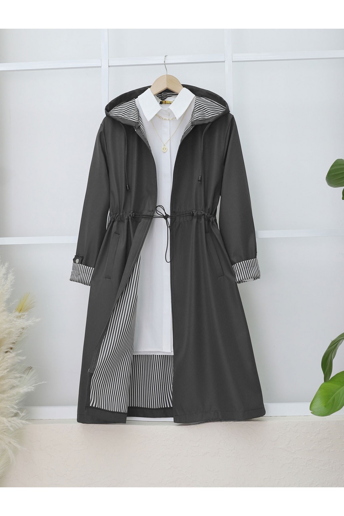 Beli Lastikli Kolu Katlamalı Kapşonlu Trenckot  -Antrasit