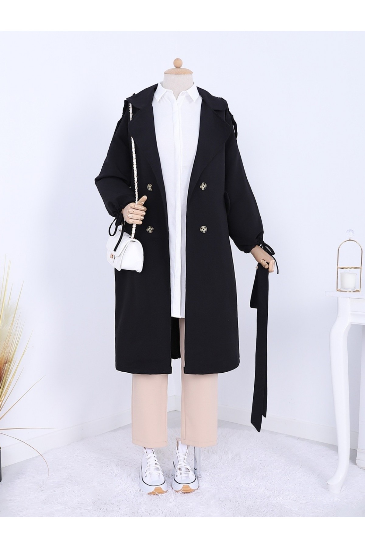 Kapaklı Cepli Kolu Bağcıklı Trençkot -Siyah