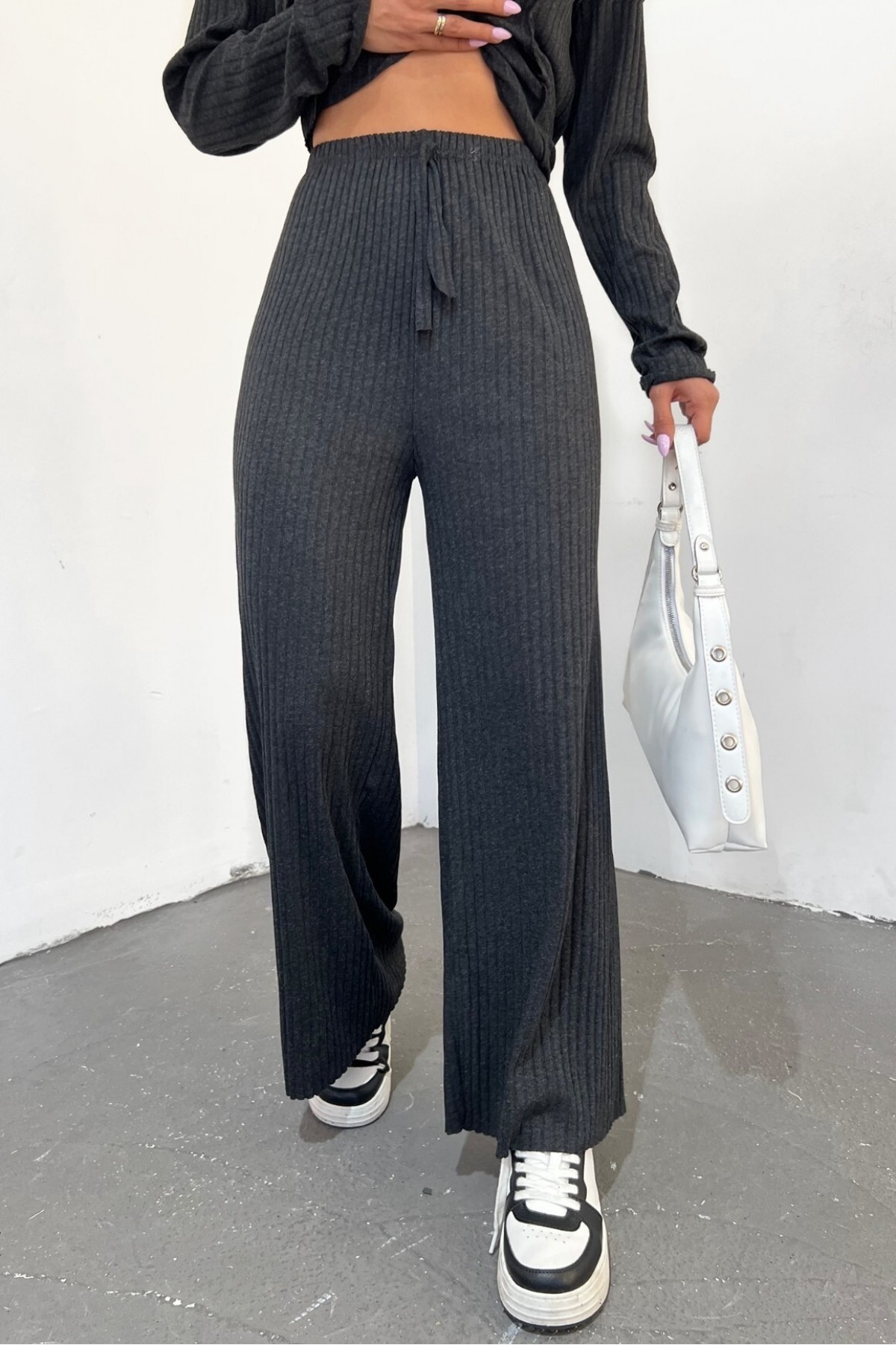 Bağcık Detaylı Salaş Fitilli Pantolon   -Antrasit