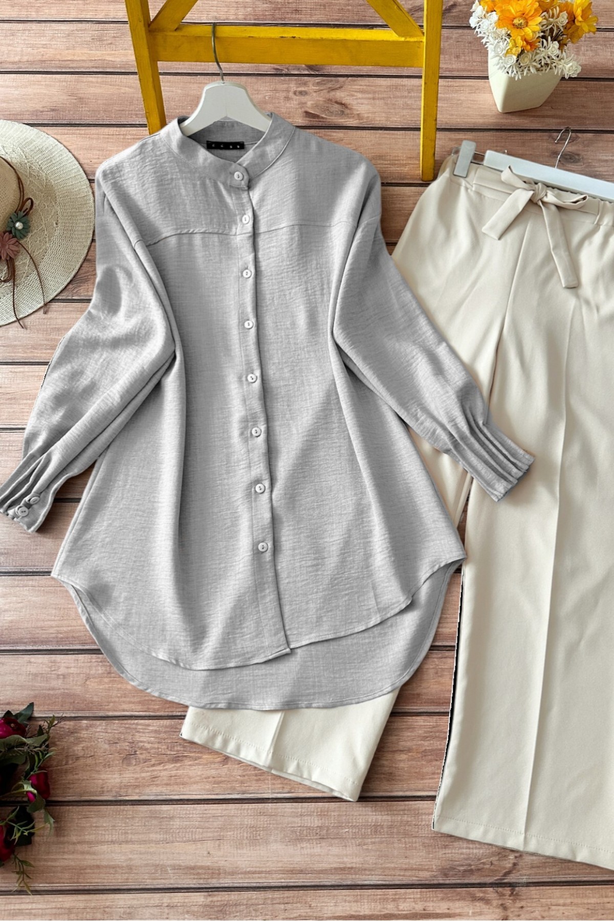 Kol Manşeti Drapeli Oval Kesim Gömlek  -Gri