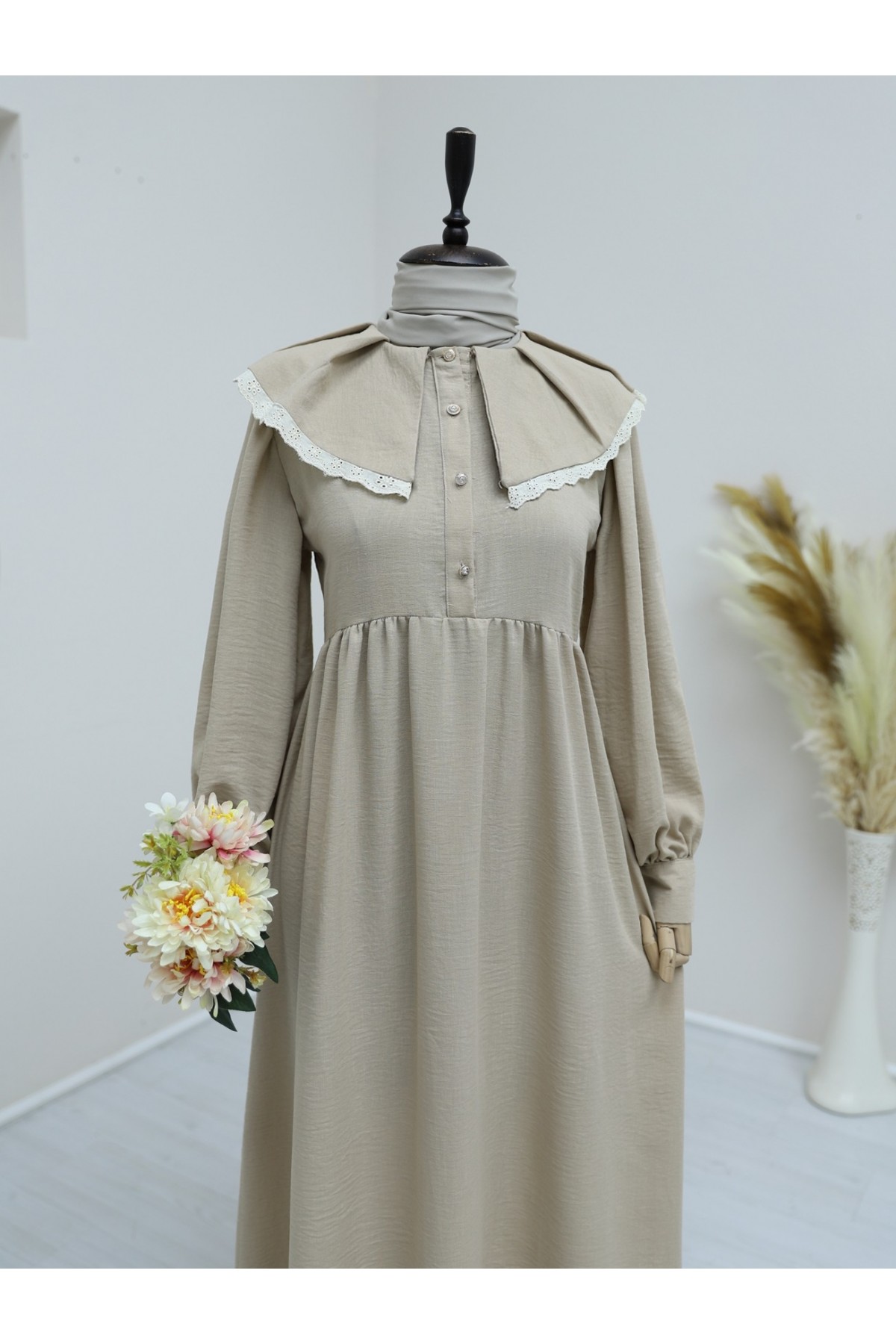 Önlük Yaka Büzgülü Yarım Düğme Keten Elbise  -Vizon