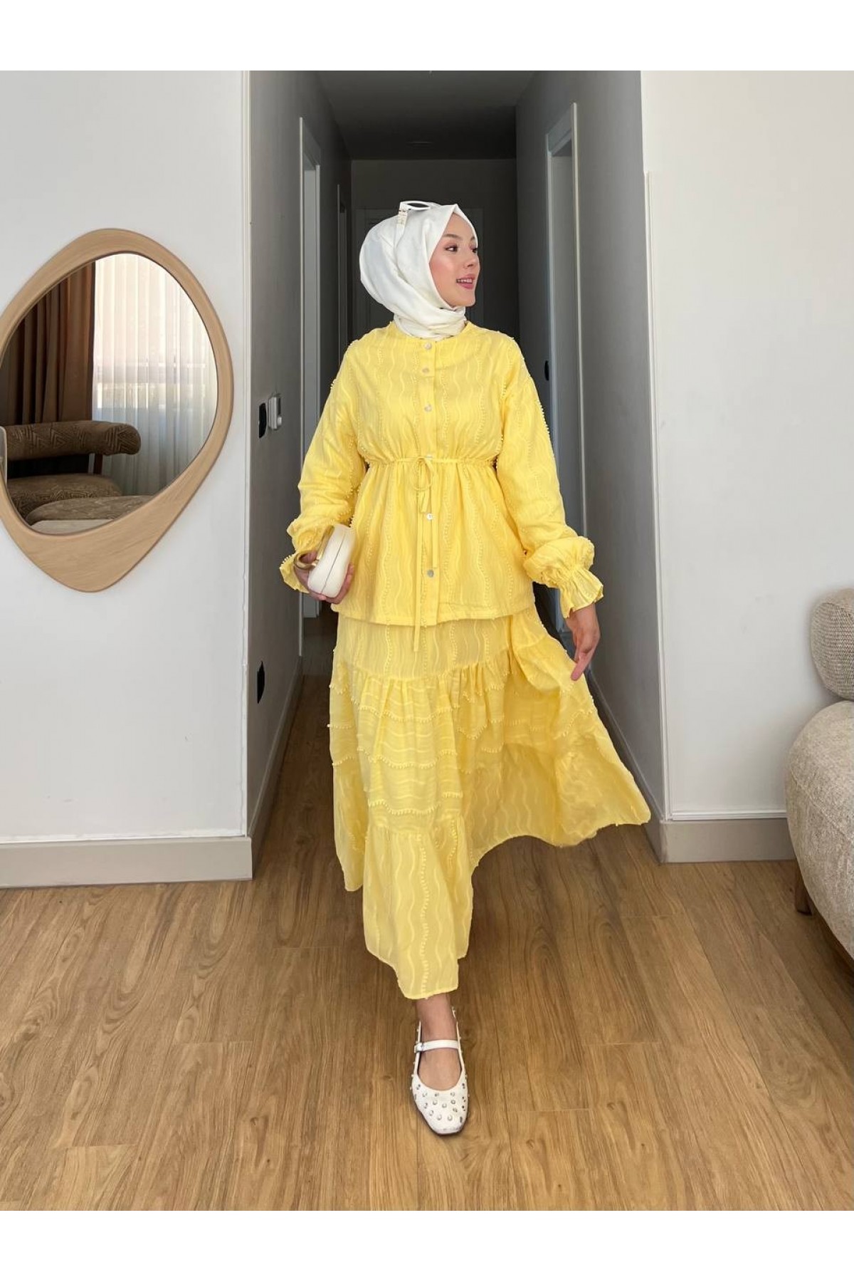 Önü Düğmeli Beli Bağcıklı Kolu Lastikli Etekli Dantelli Takım -Sarı