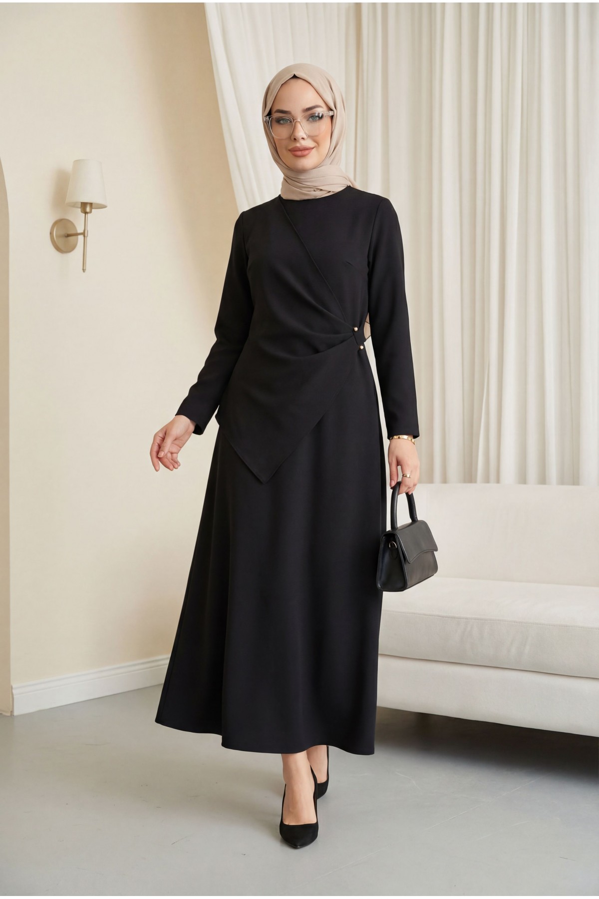 Çapraz Alerli Tokalı Yuvarlak Yaka İthal Krep Elbise -Siyah