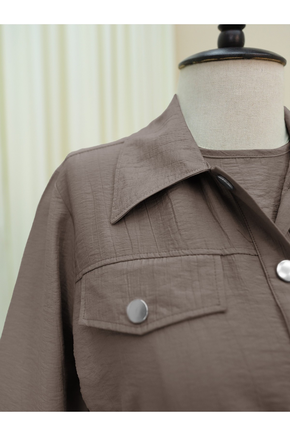 Metal Düğmeli Beli Bağlamalı Gömlek Jile Elbise  -Toprak