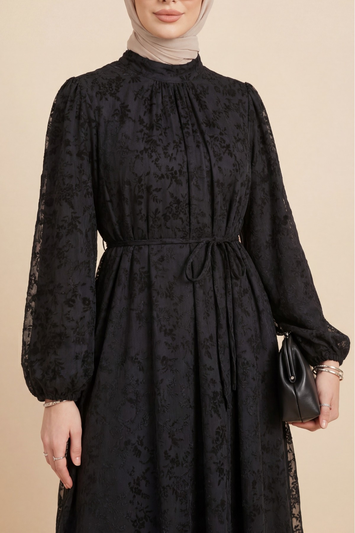 Dik Yaka Beli Bağcıklı Kolu Lastikli Astarlı Flog Baskılı Elbise -Siyah