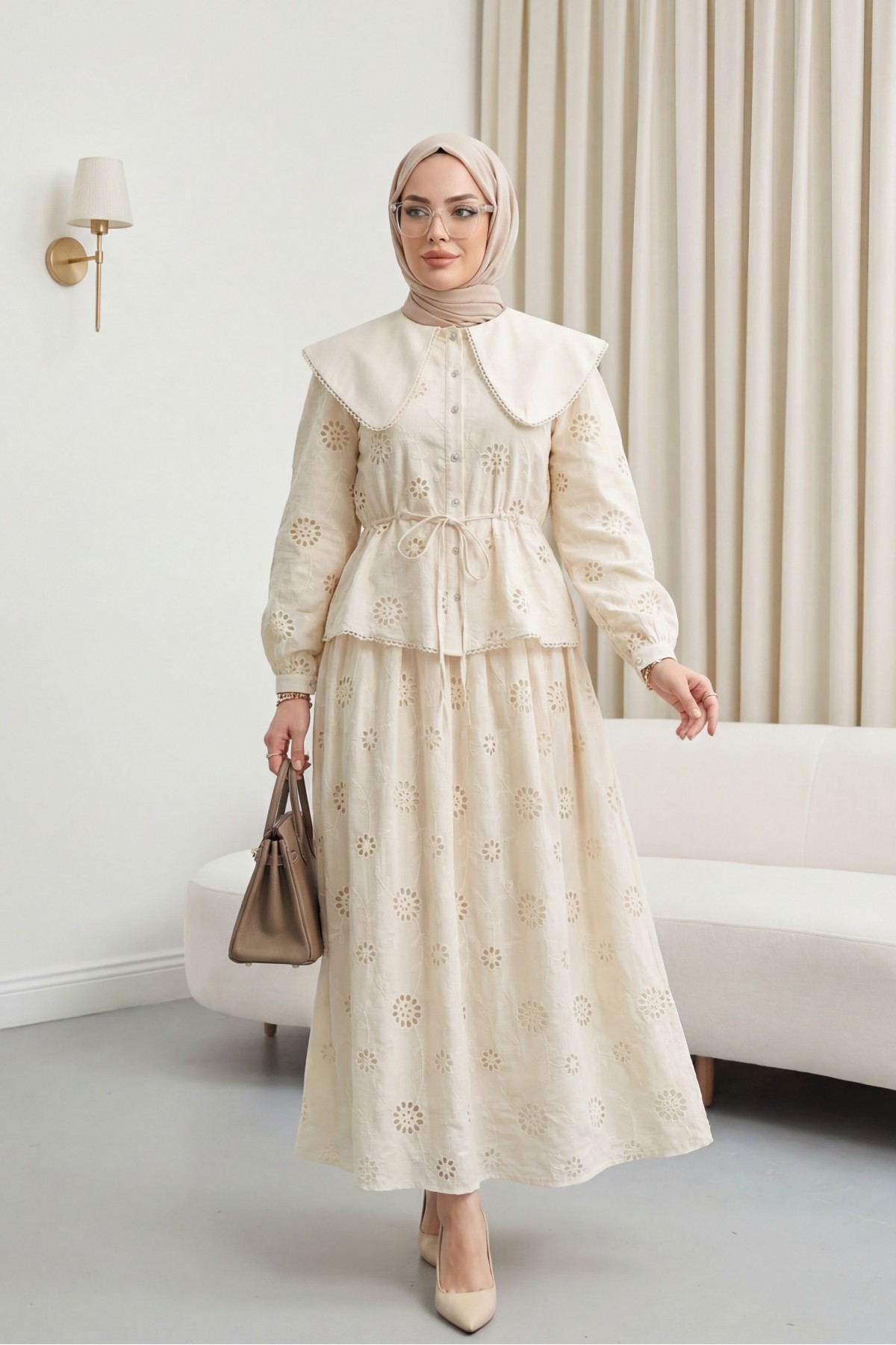 Bebe Yaka Beli Lastikli Bağcıklı Nakışlı Astarlı Keten Takım  -Krem