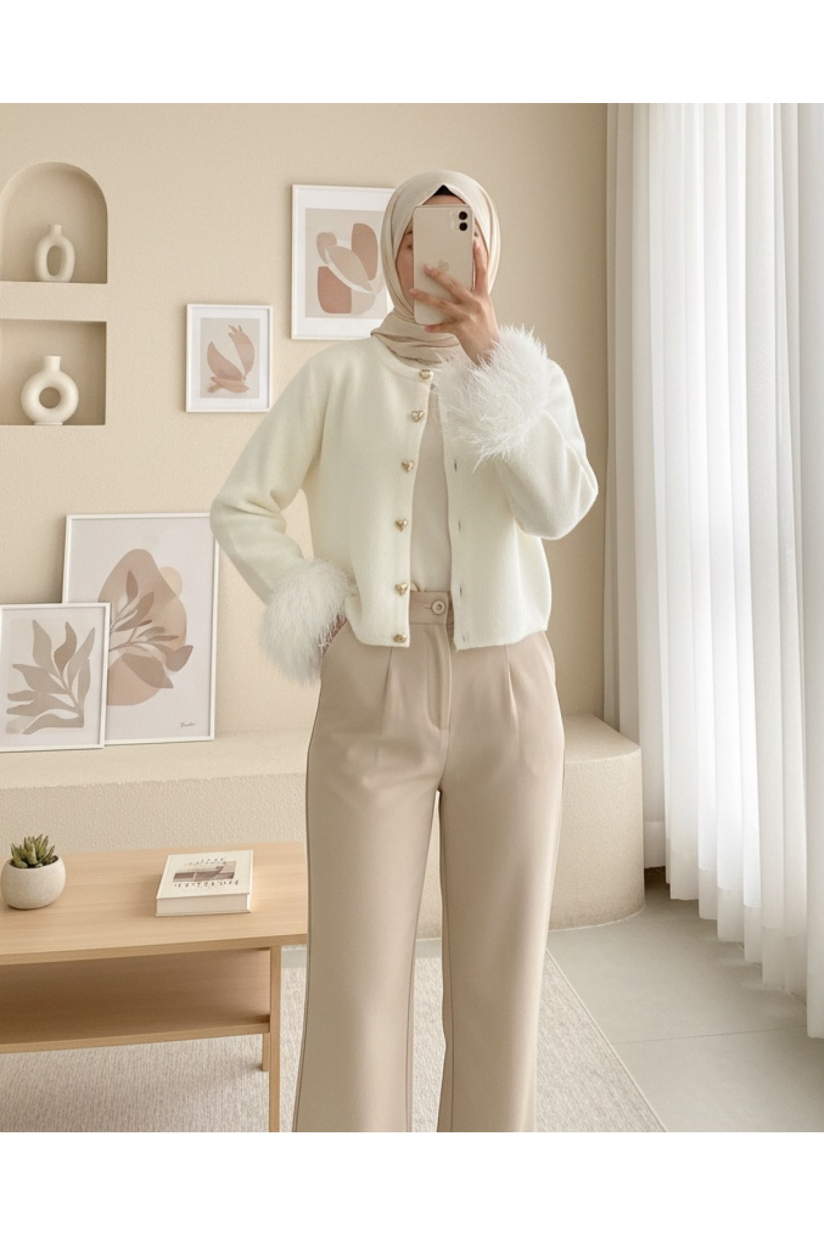 Kalp Düğmeli Kolu Saçaklı Triko Hırka -Ekru