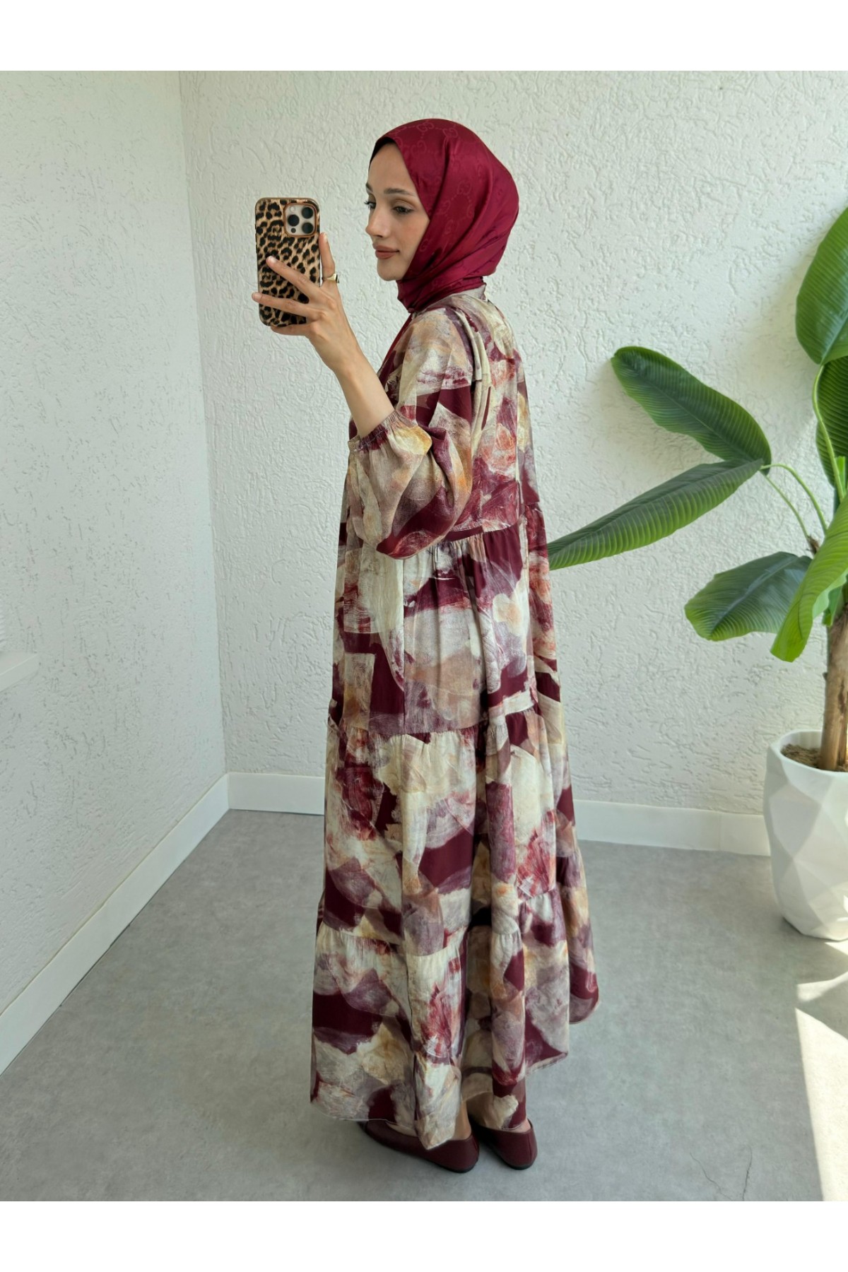 Yarım Düğmeli Kolu Lastikli Batik Desenli Elbise -Bordo