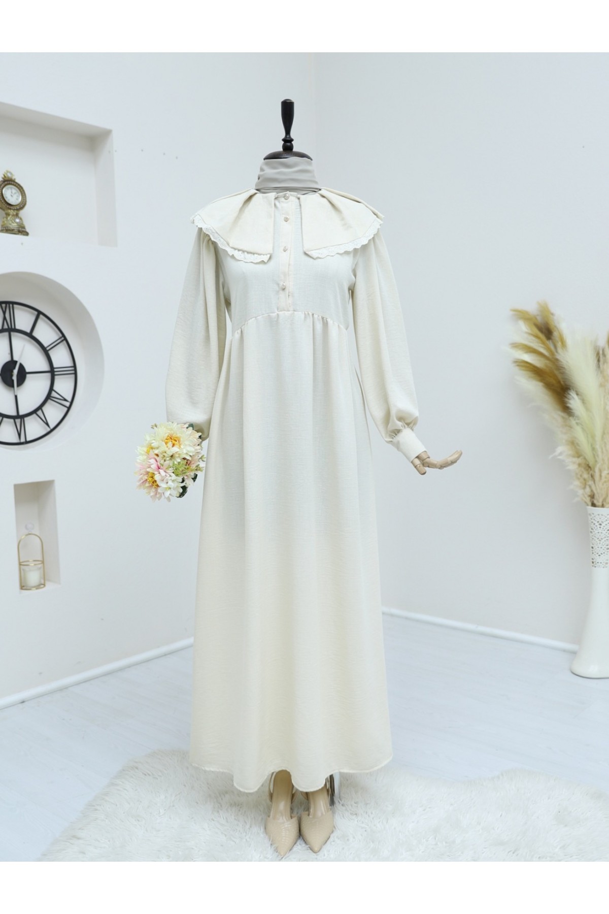 Önlük Yaka Büzgülü Yarım Düğme Keten Elbise -Bej