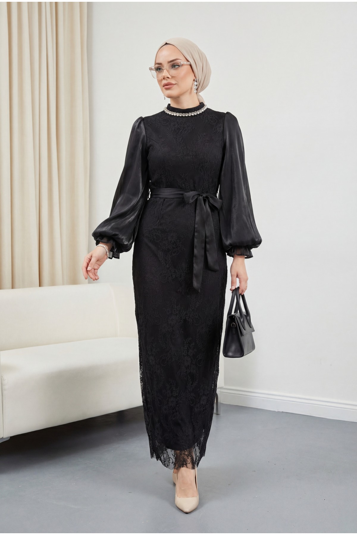 Dik Yaka Kolları Janjan Şifon Kemerli Dantel Elbise -Siyah