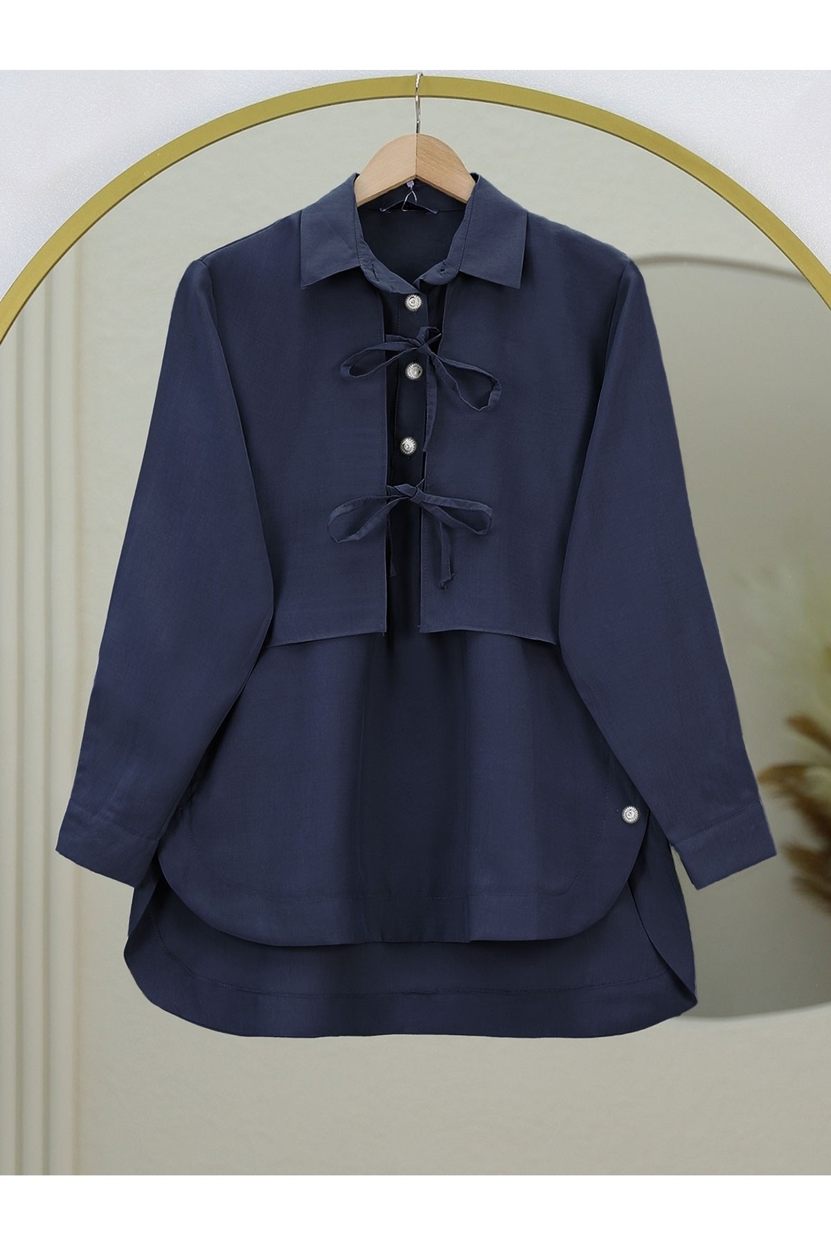 Yelek Detaylı Düğmeli Arkası Uzun Bağcıklı Gömlek -Laci