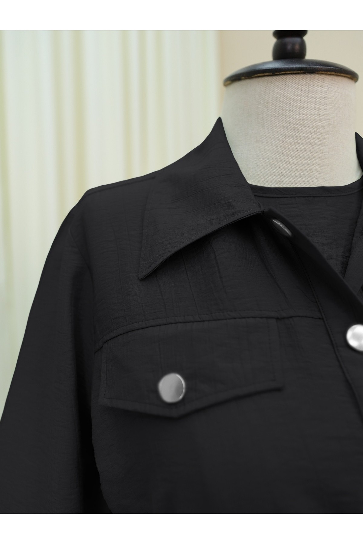 Metal Düğmeli Beli Bağlamalı Gömlek Jile Elbise -Siyah