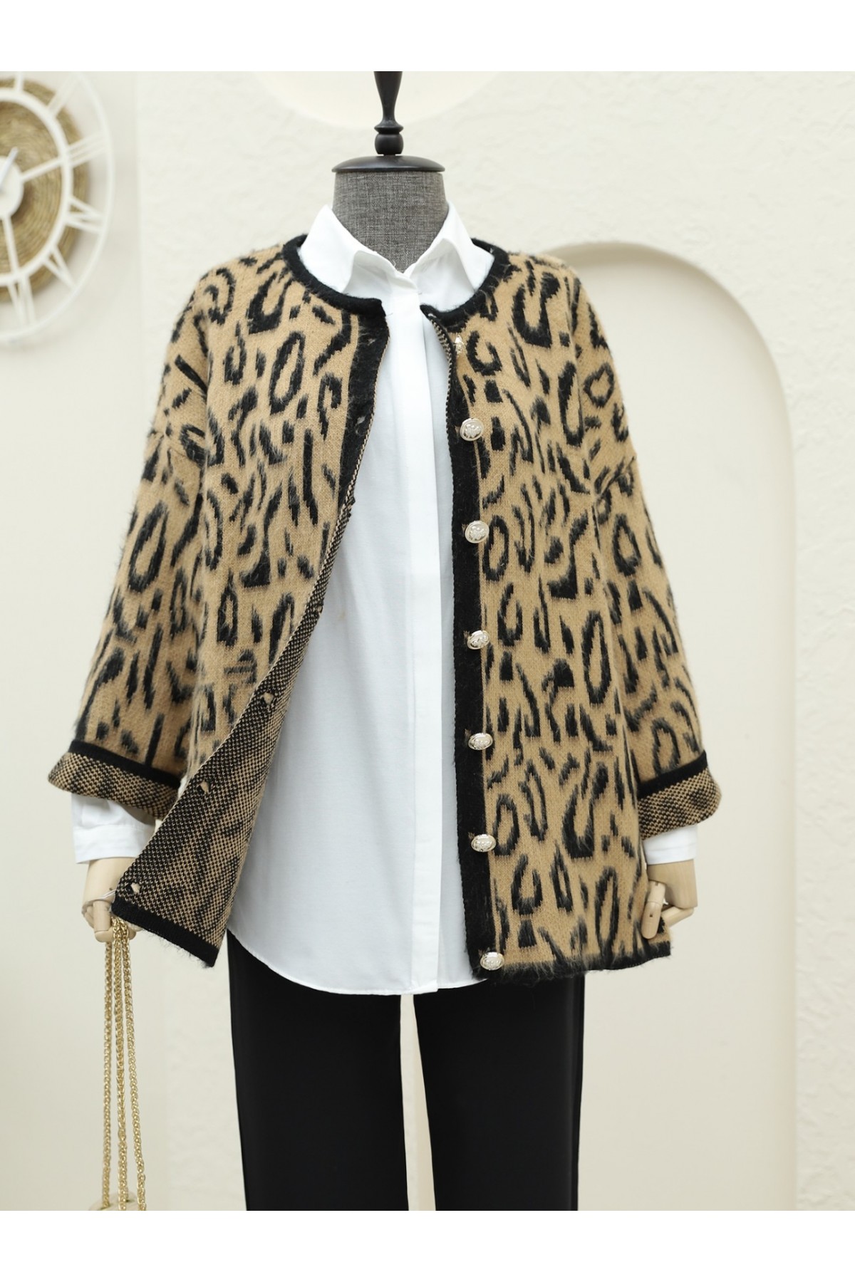 Şardonlu Leopar Desenli Yumoş Triko Hırka -Vizon