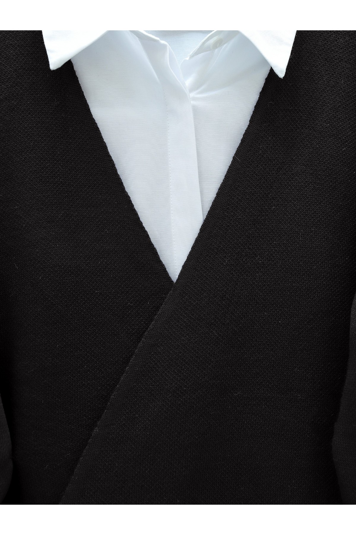 Önü Bağcıklı Hırkalı Triko Takım -Siyah