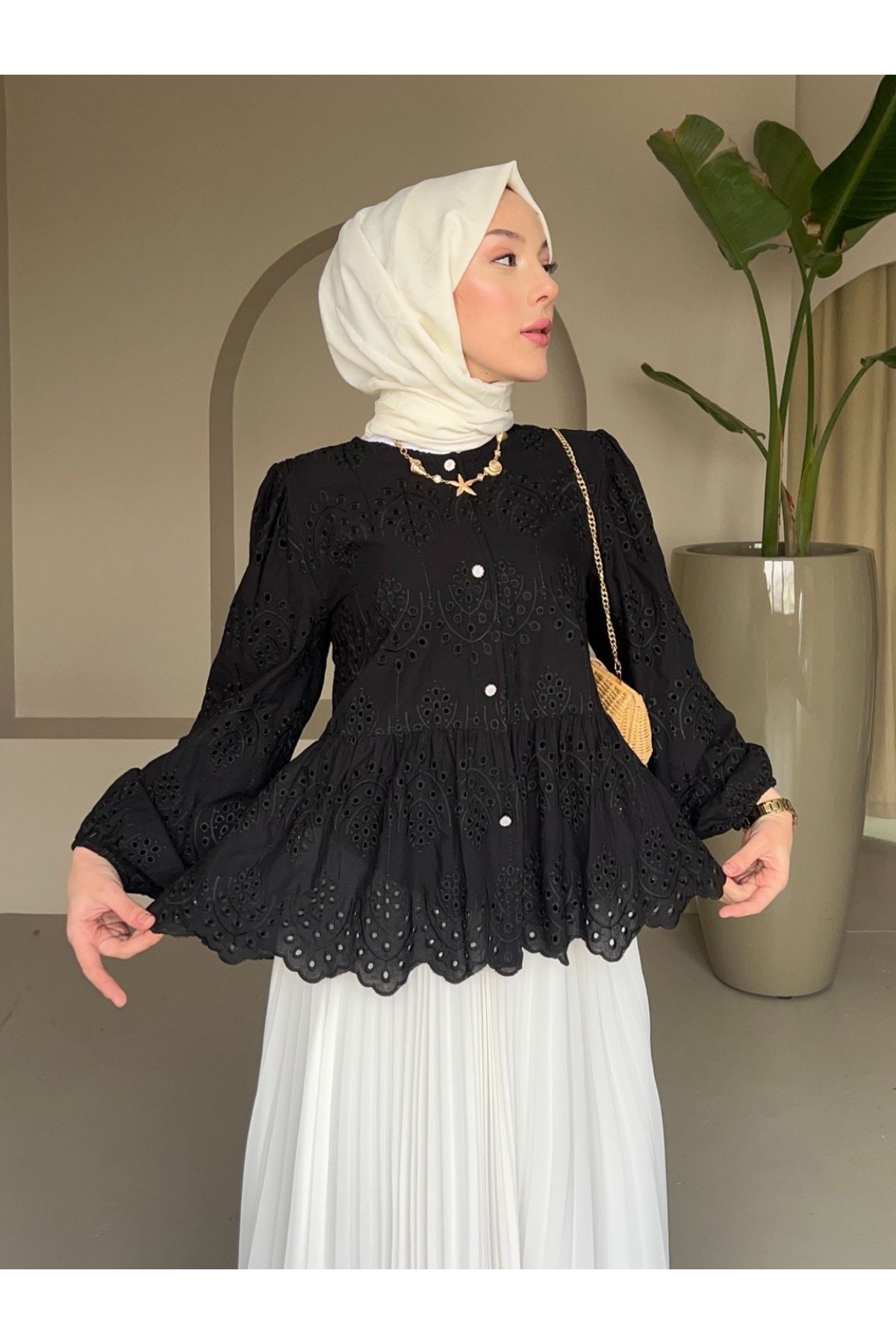 Kolu Lastikli Ajurlu Düğmeli Astarlı Gömlek -Siyah