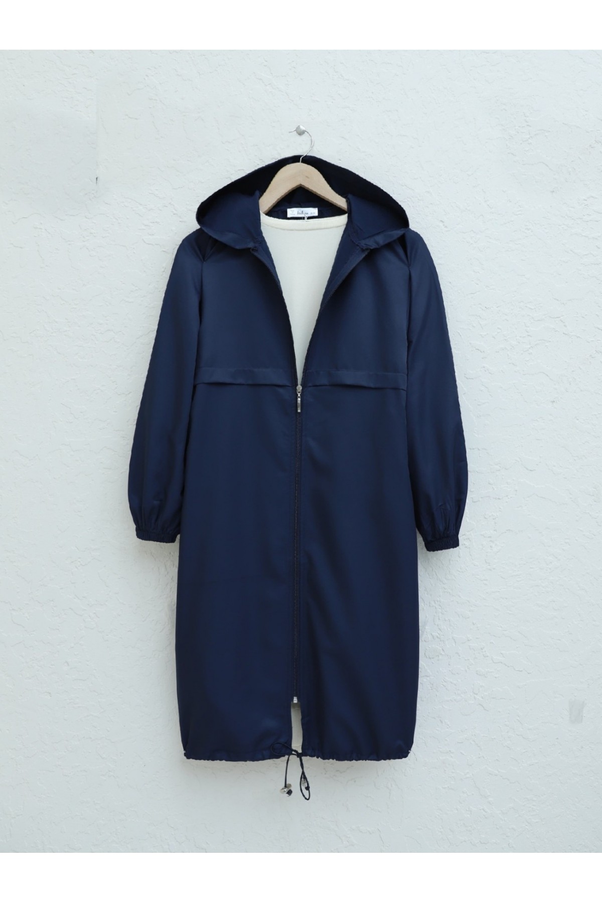 Boydan Fermuarlı Kapşonlu Uzun Yağmurluk -Laci