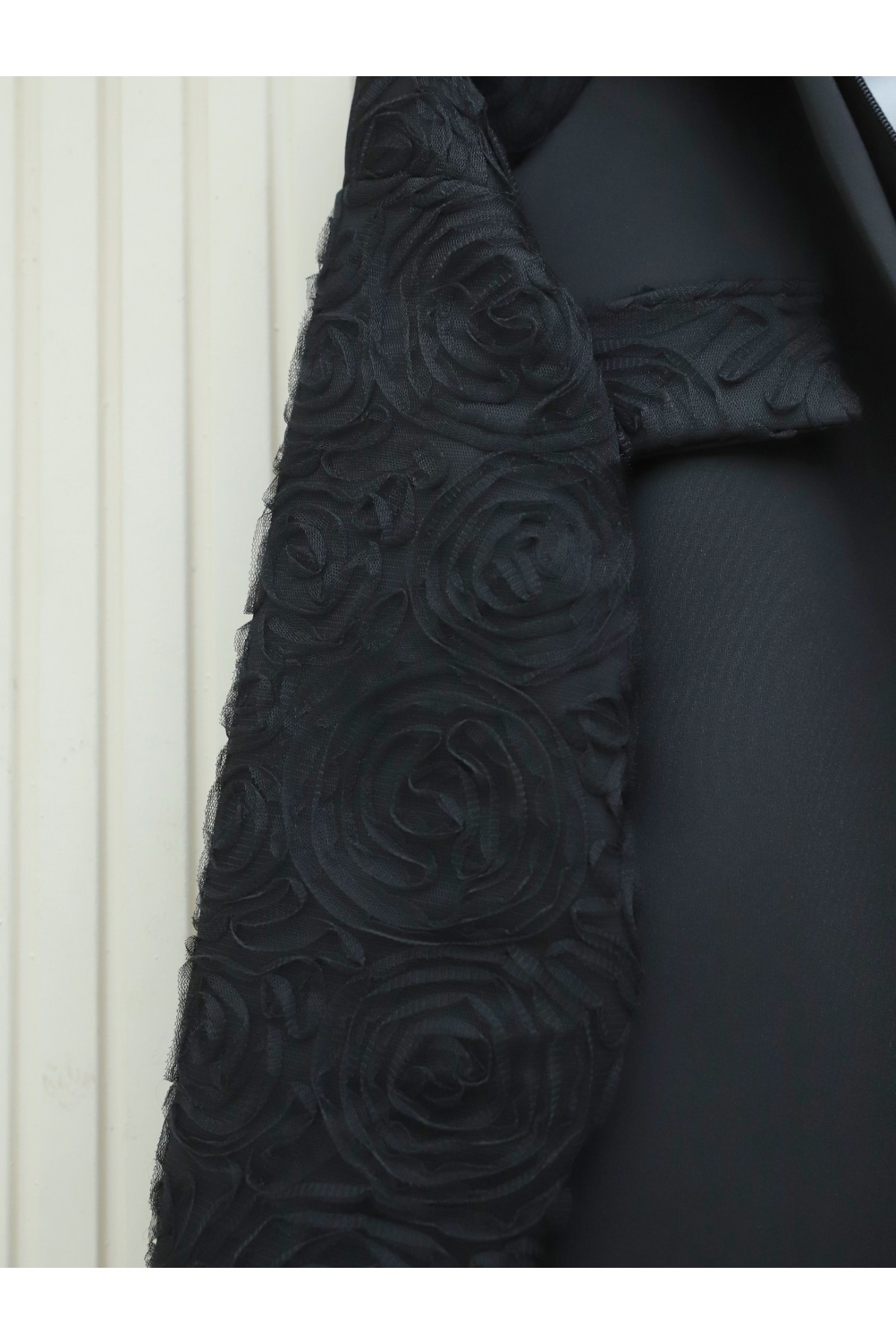 Kolları Tül Güllü Fermuarlı Scuba Takım -Siyah