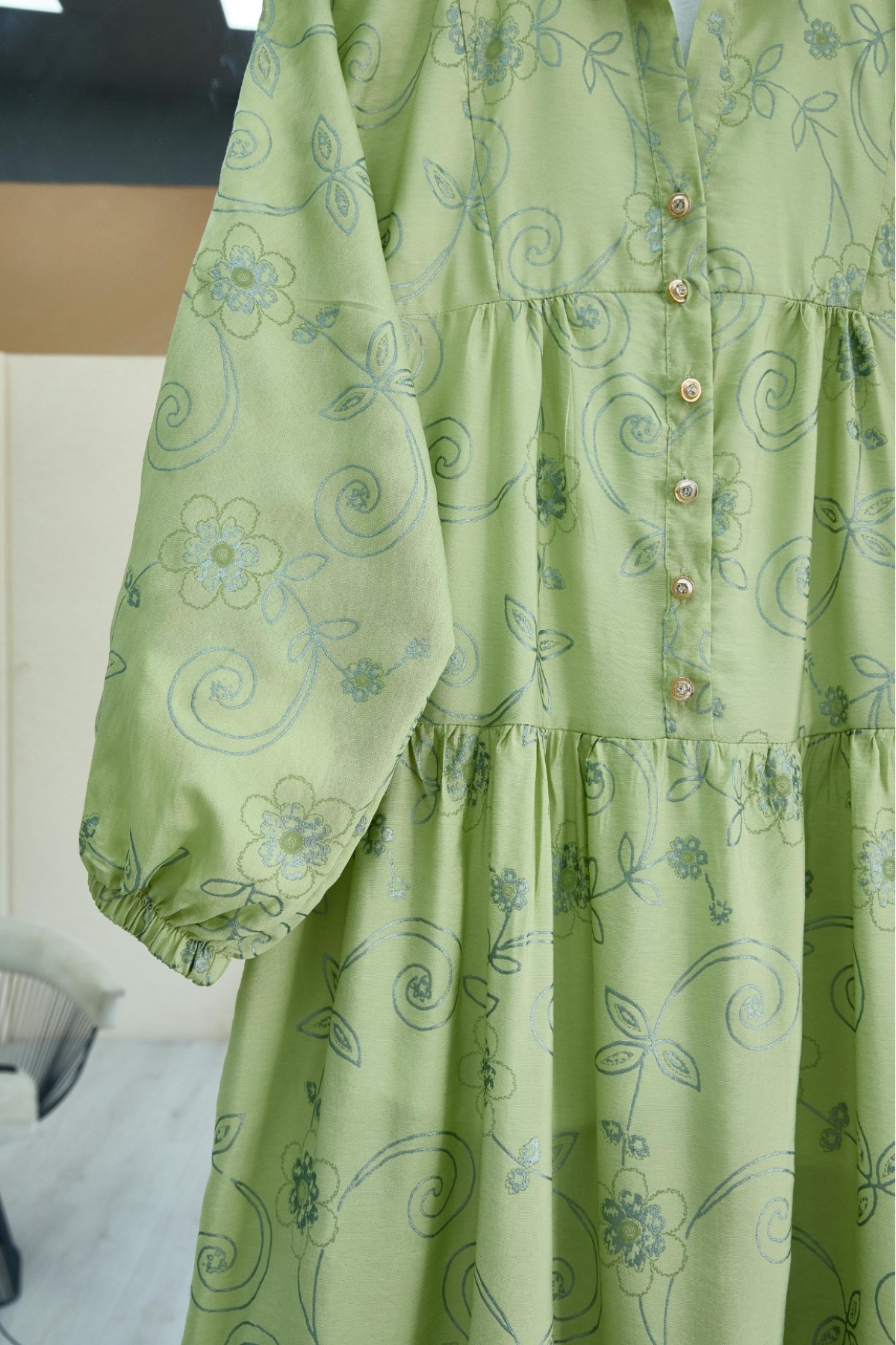 Kolu Lastikli Yarım Düğmeli Jakar Baskılı Parçalı Elbise  -Haki