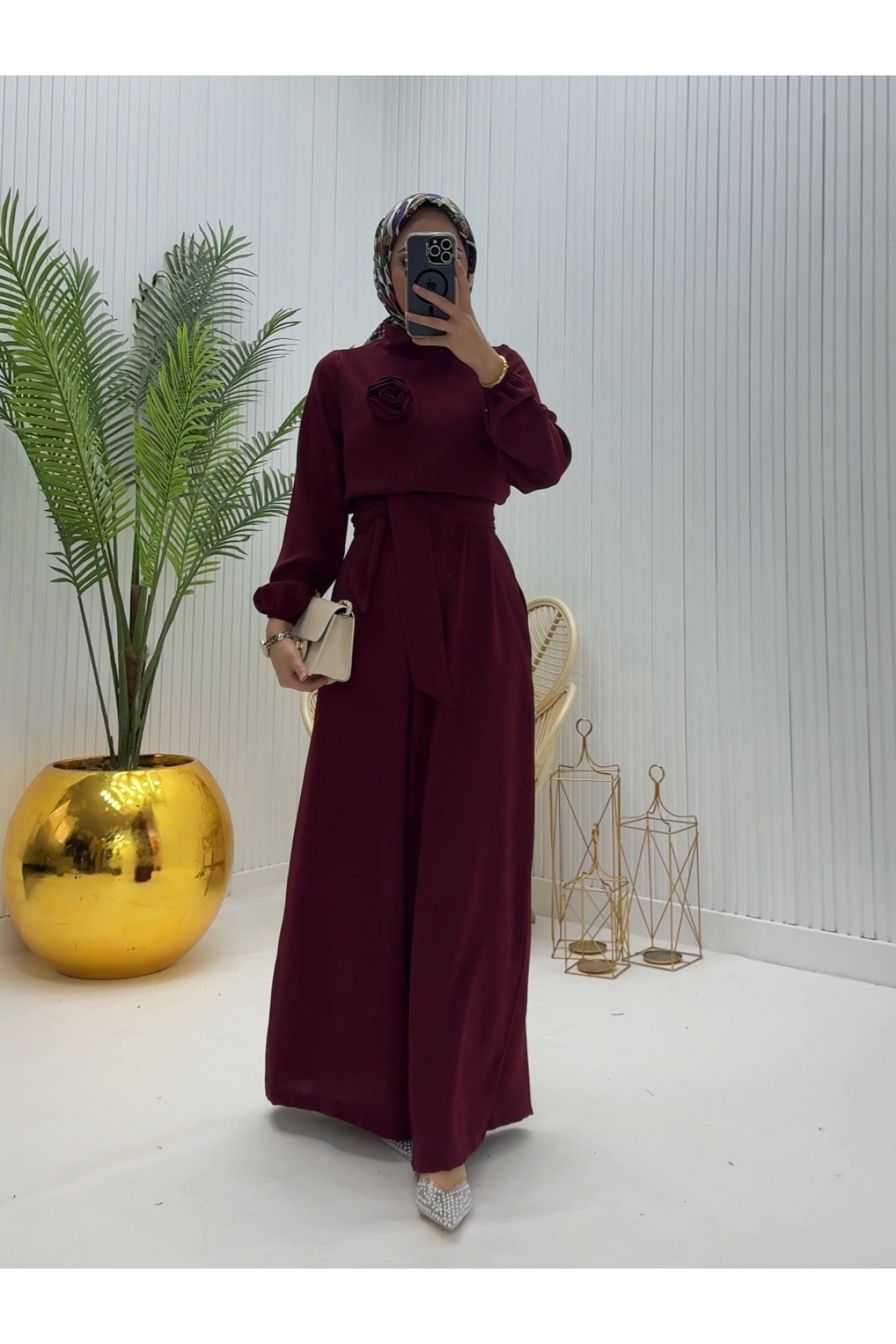 Dik Yaka Kemerli Güllü Tulum -Bordo